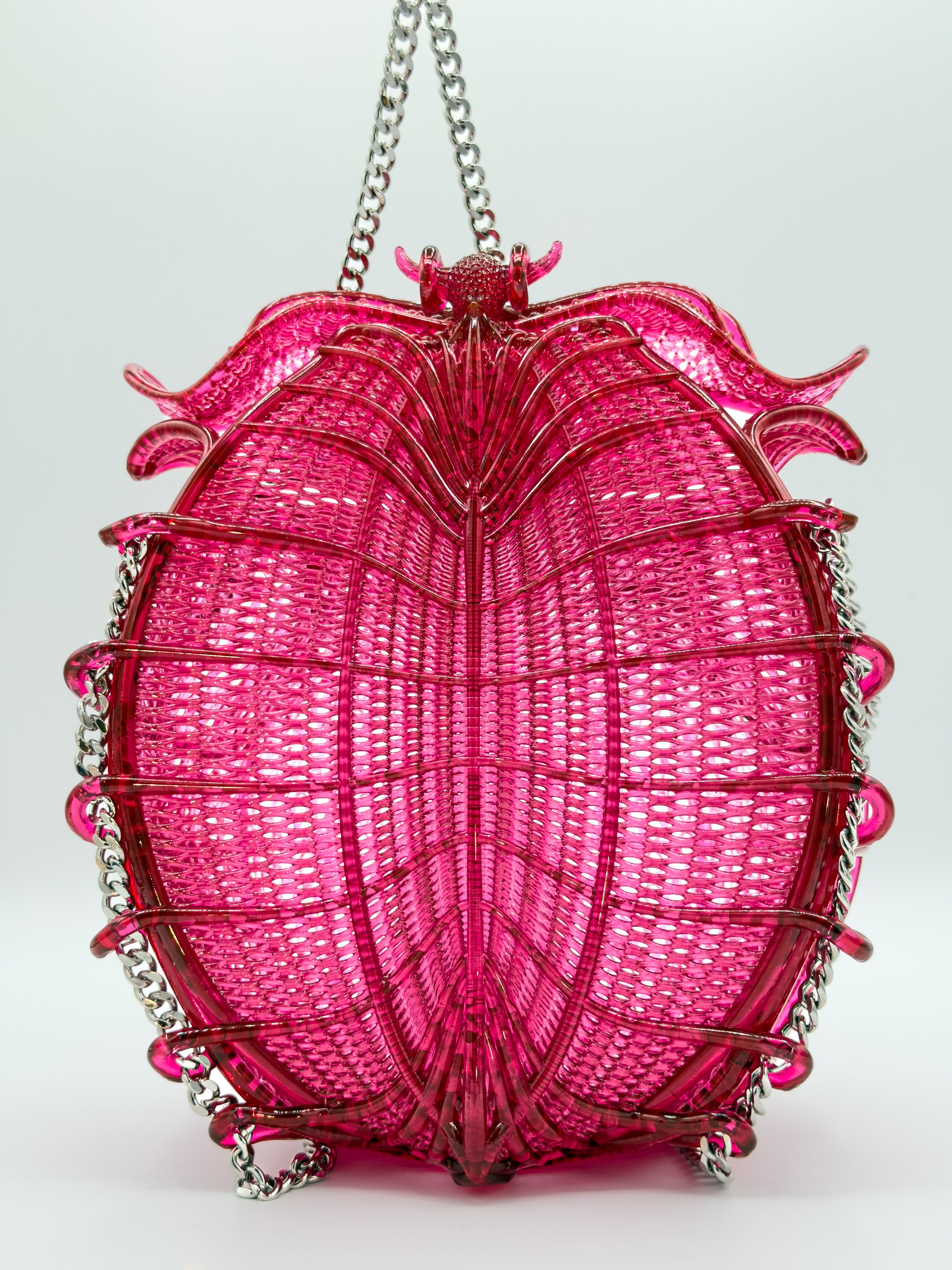 FernandaPovoa_ExofloraCarapax_2025_Plant-BasedResinandSteelChain_22x19x11cm_£750 (2).jpg