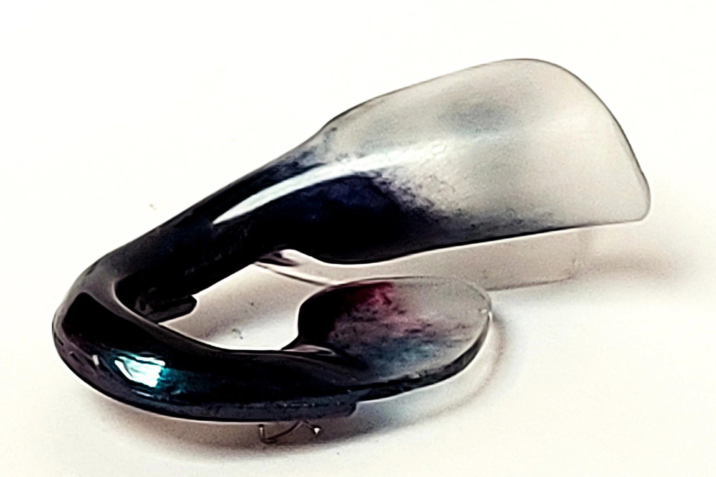 SHOP_Lorena Jarpa_Broche_Vessel of moments1_2024.jpg