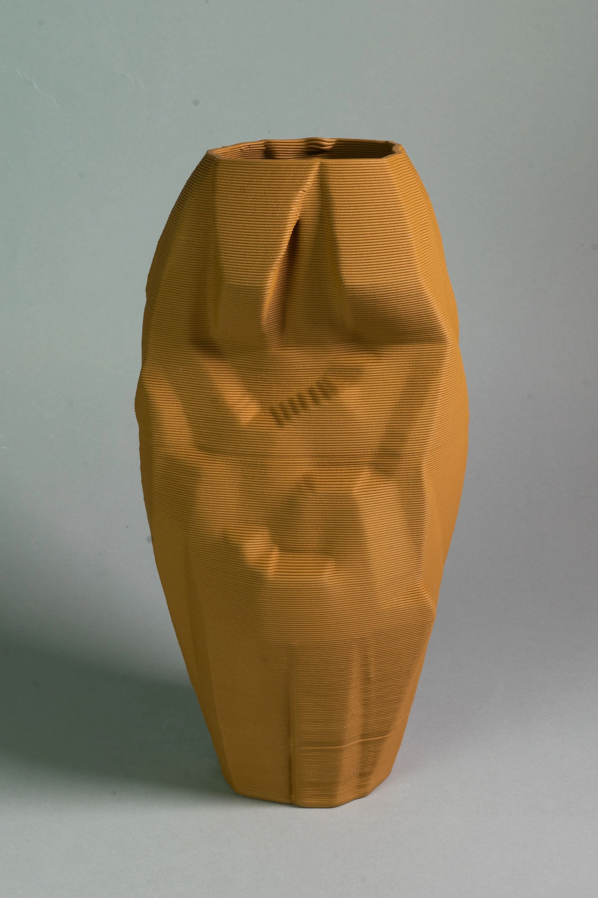 DanielValenciaFerrá_Tectonic_04_2023_3DprintedAndColouredPorcelain_350x170mm_320€ (4).jpg