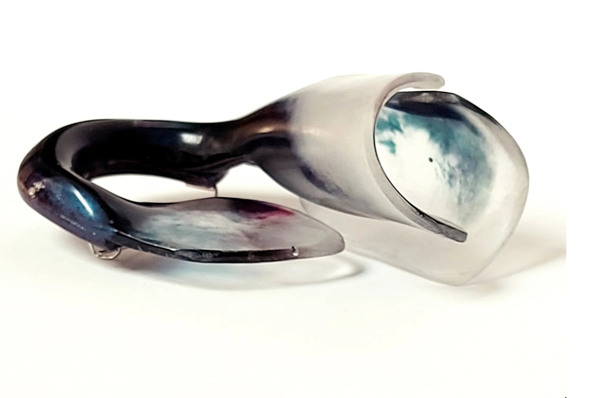 SHOP_Lorena Jarpa_Broche_Vessel of moments5_2024.jpg