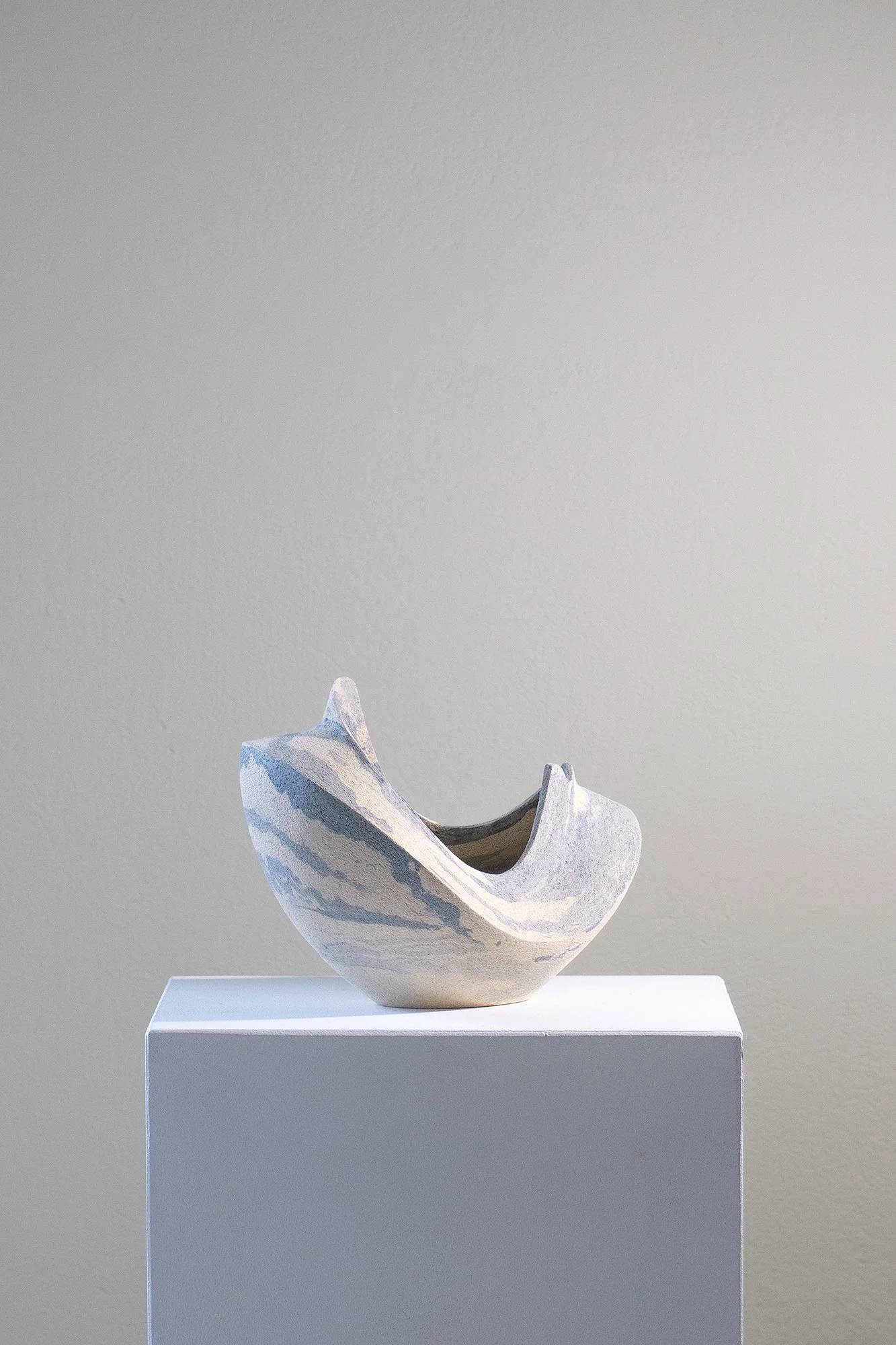 ChousCeramics_AphrosI_2025_MarbledStoneware_16.5x23.5x18cm_ £350_image3.jpg