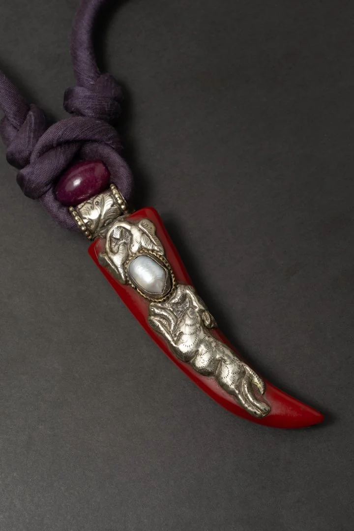 SHOP_TRIBAL BEAT_SILK NECKLACE_HORN3.jpg