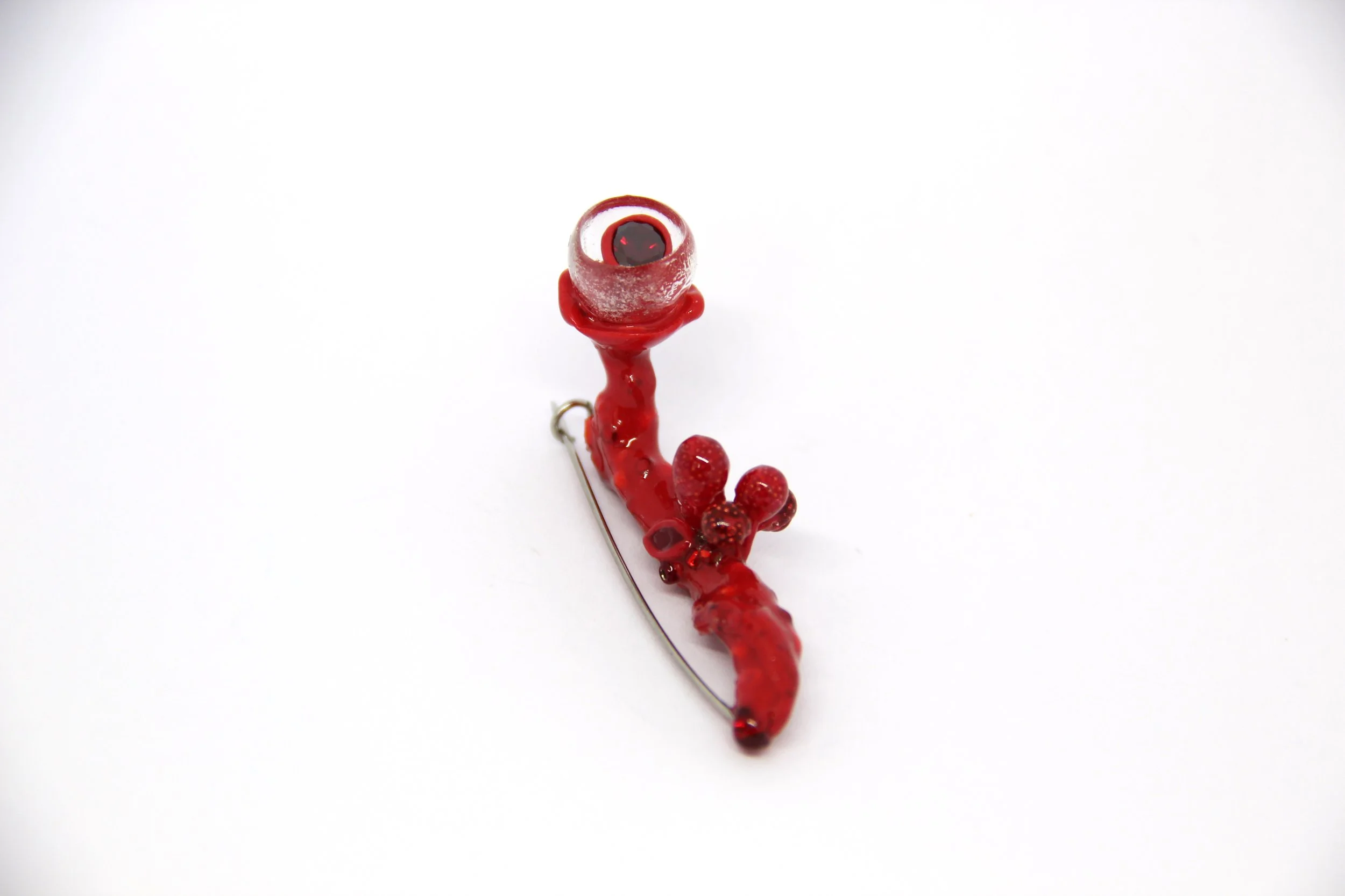 ValeriaBenalcazar_BroochCoralRed_BioplasticEcoResinCZCrystalSteel_51x82x30mm_£44.jpg