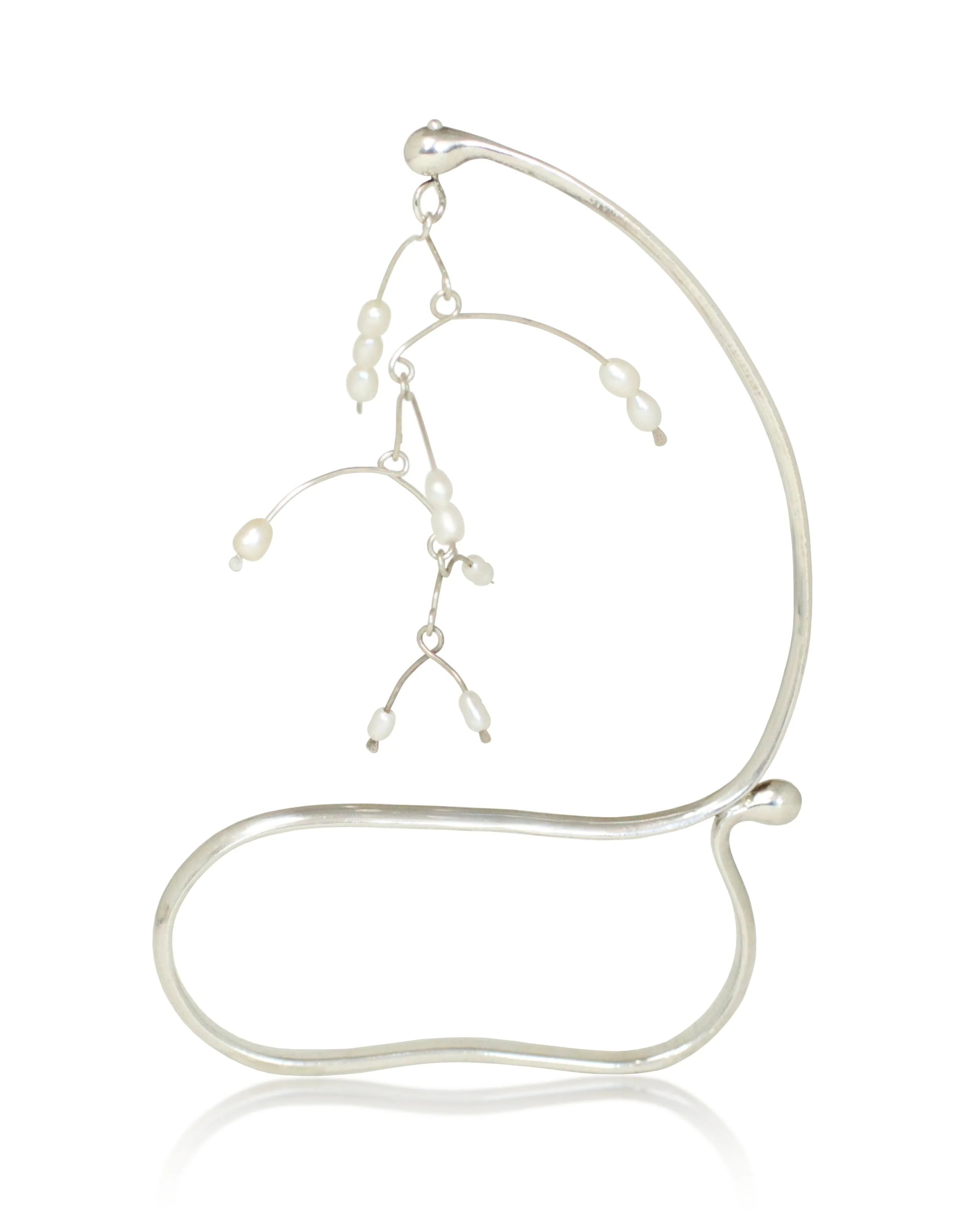 Sophie Kissin_large white pearl balance ring.jpeg