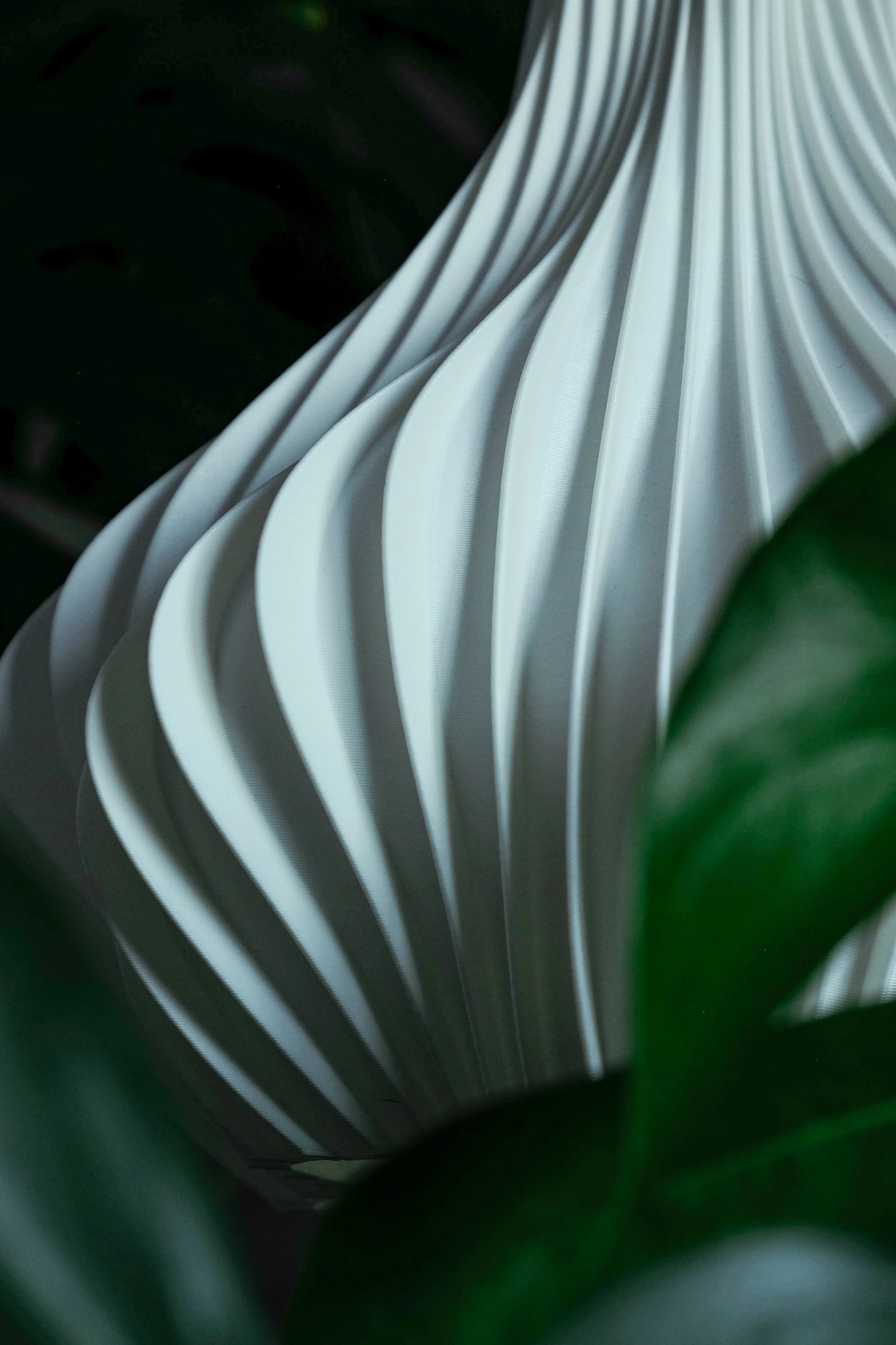 BIOMORPH_Bloom_2024_PolylacticAcid&Aluminium_25x25x30cm_100£ (1).jpg