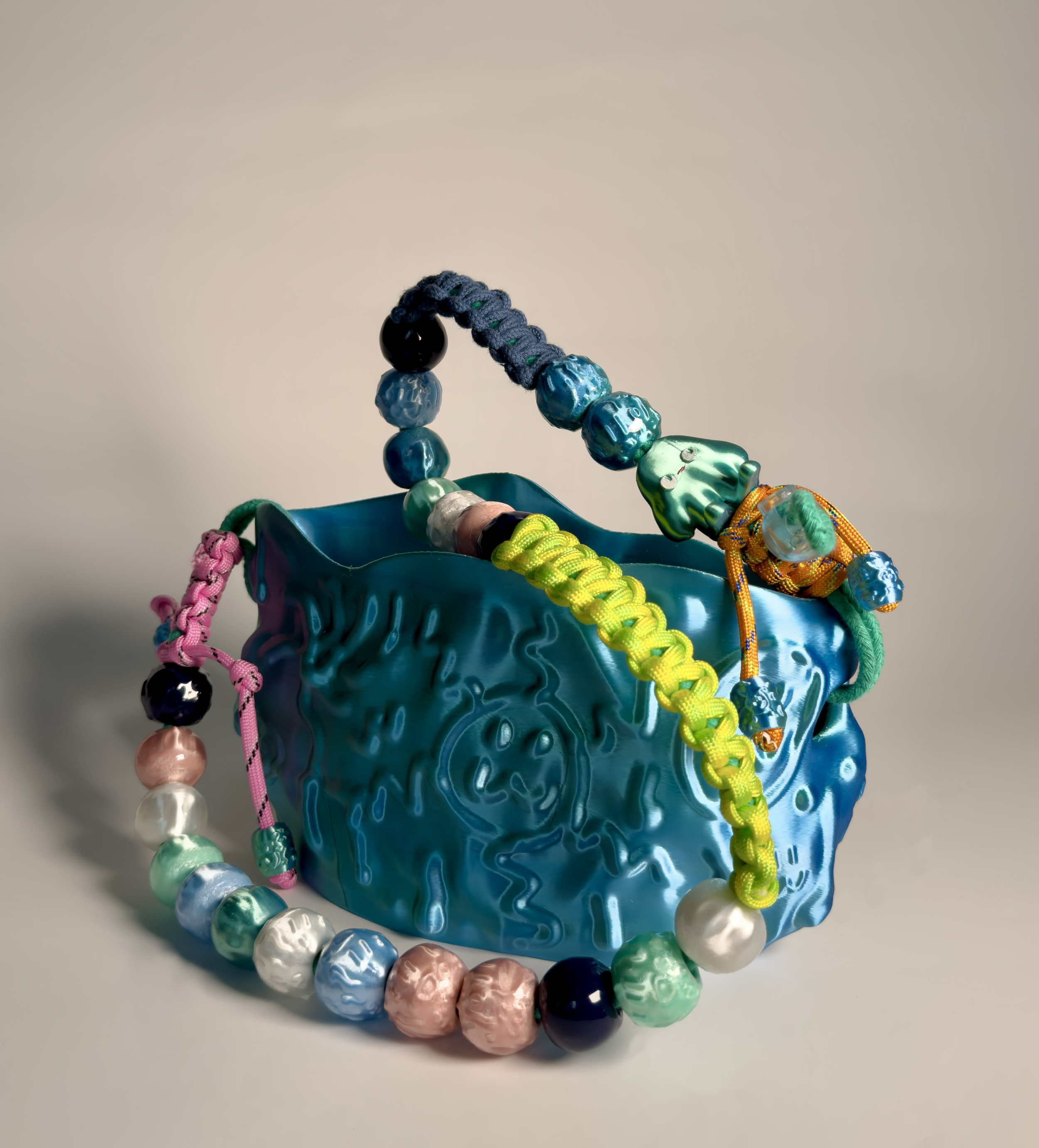 JacopoCalonaci_ThePurse_2025_PLAfilamentUVresin_11x22x9cm_£500_JPG.PNG