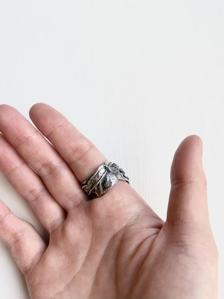 SHOP_SZU YIN WANG_AVENTURINE BEAST RING4.JPG