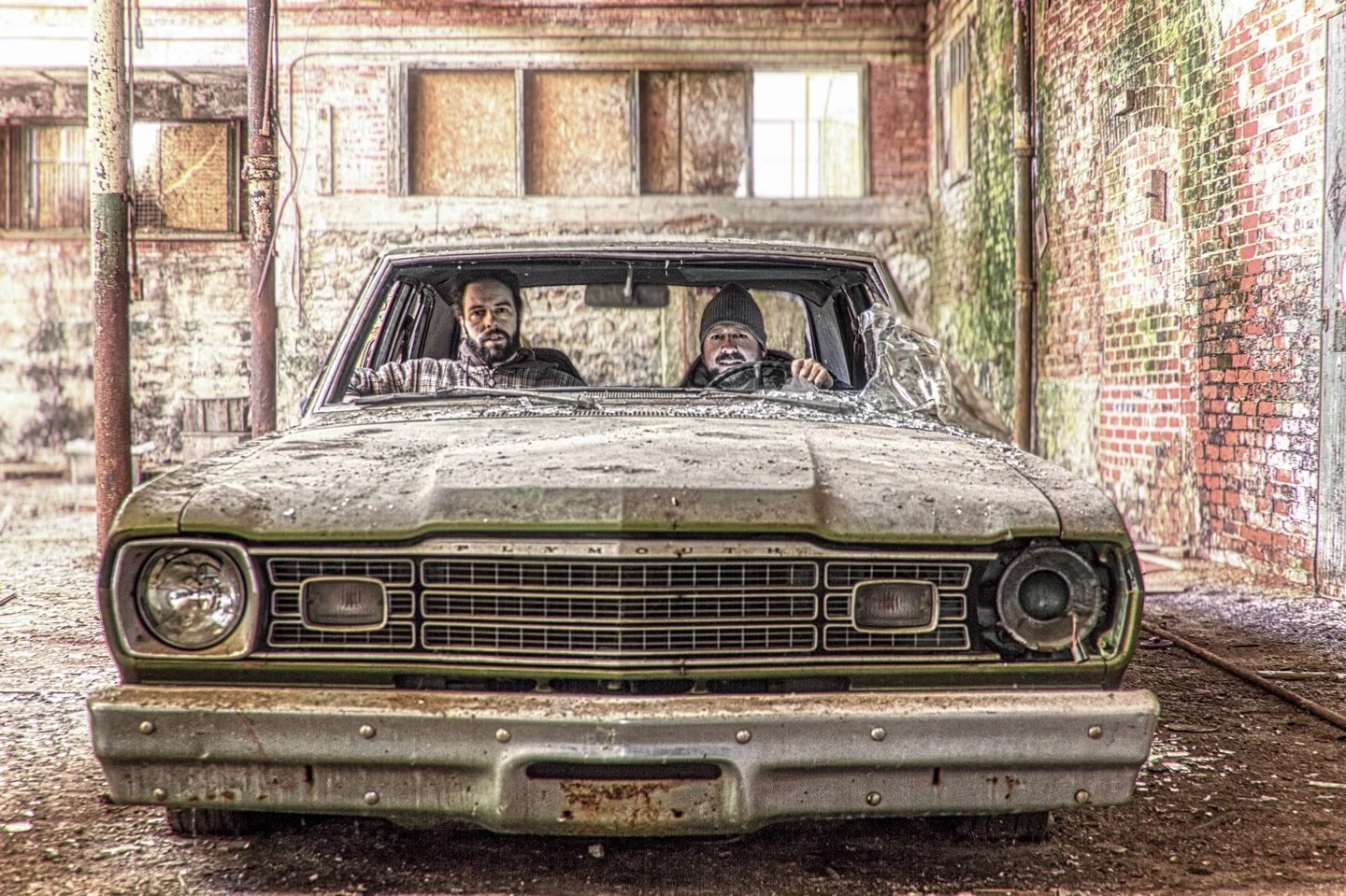 2011 Nicholson File Factory - Built in the early 1990s after some expansion and changing ownership it closed its doors in 1994. 📷: @jamie_yyz #abandoned #urbanexplorer #photographer