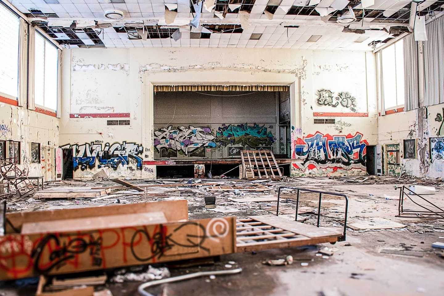 2011 Kodak Building 9 - Built in 1939 this was the entertainment and recreation facility for Eastman Kodak employees. Shut down in 2006, relocated and transformed into part of the Mount Dennis GO Station. 📷: @jamie_yyz #abandoned #urbanexplorer #pho