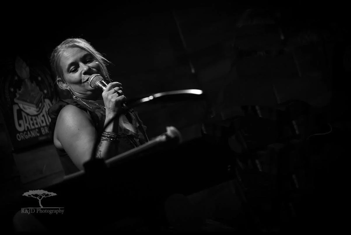 Lynn Live Vocals.jpg