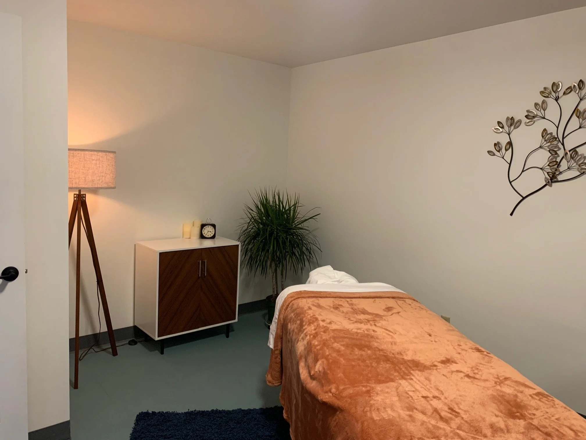 office 5 massage left.jpeg