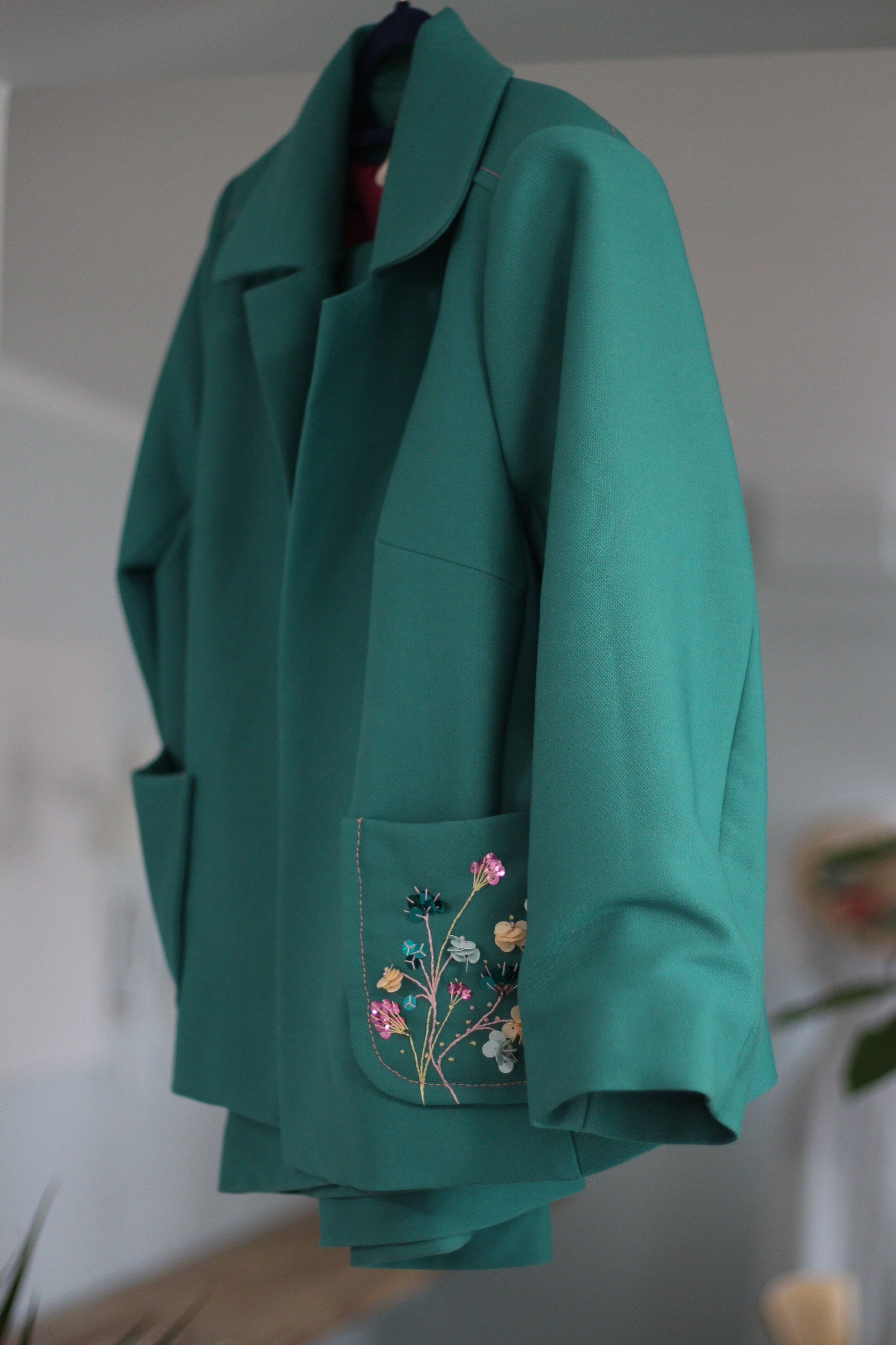 Guide for No. 22 as a short jacket with a patch pocket