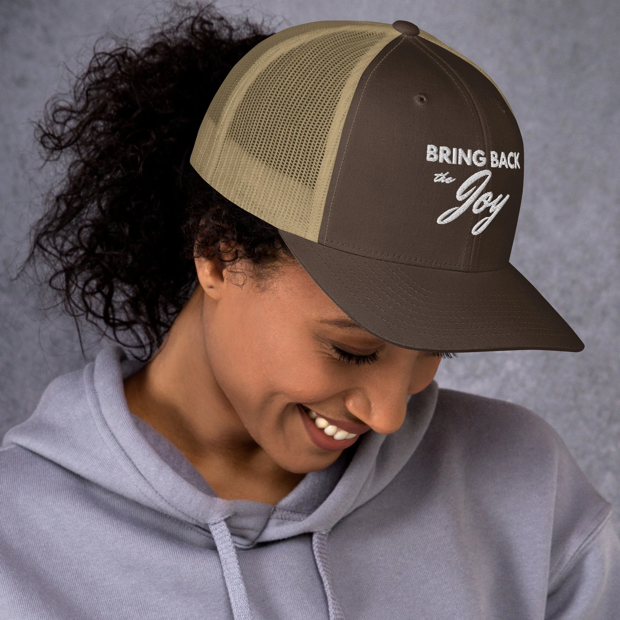retro-trucker-hat-brown-khaki-right-692fab3cbb2dd.jpg