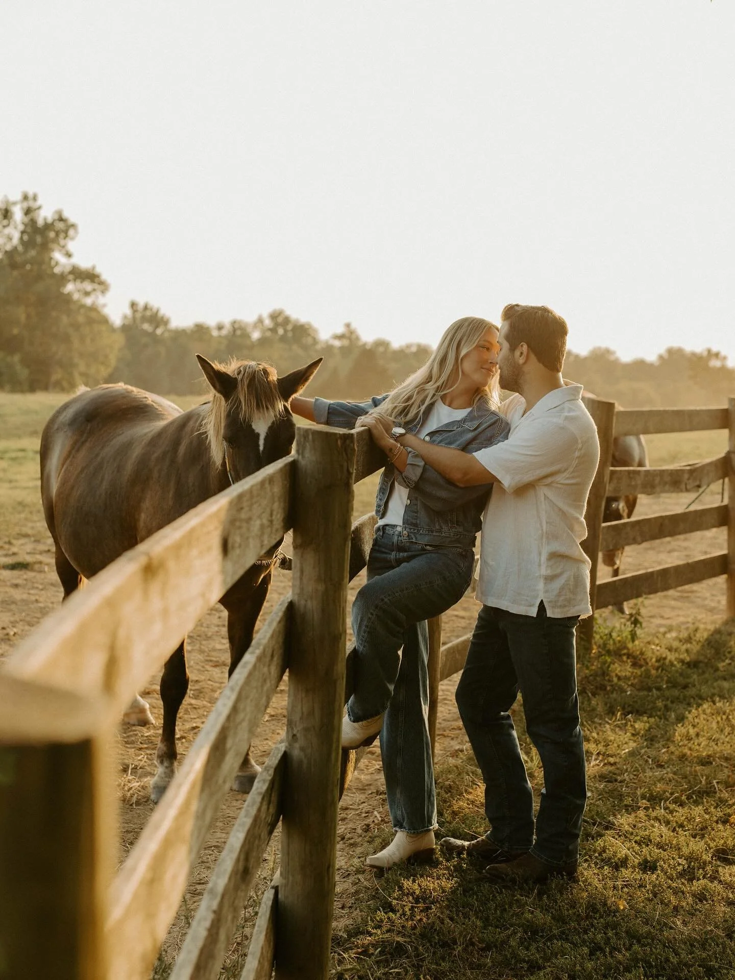 Sessions like this remind me why I love this job so much🥹 Lucy + Barron, you guys are genuine. It was so easy to photograph your love I never once had to pause and think, everything was effortless🤎 I&rsquo;m so happy for you both, let&rsquo;s get y