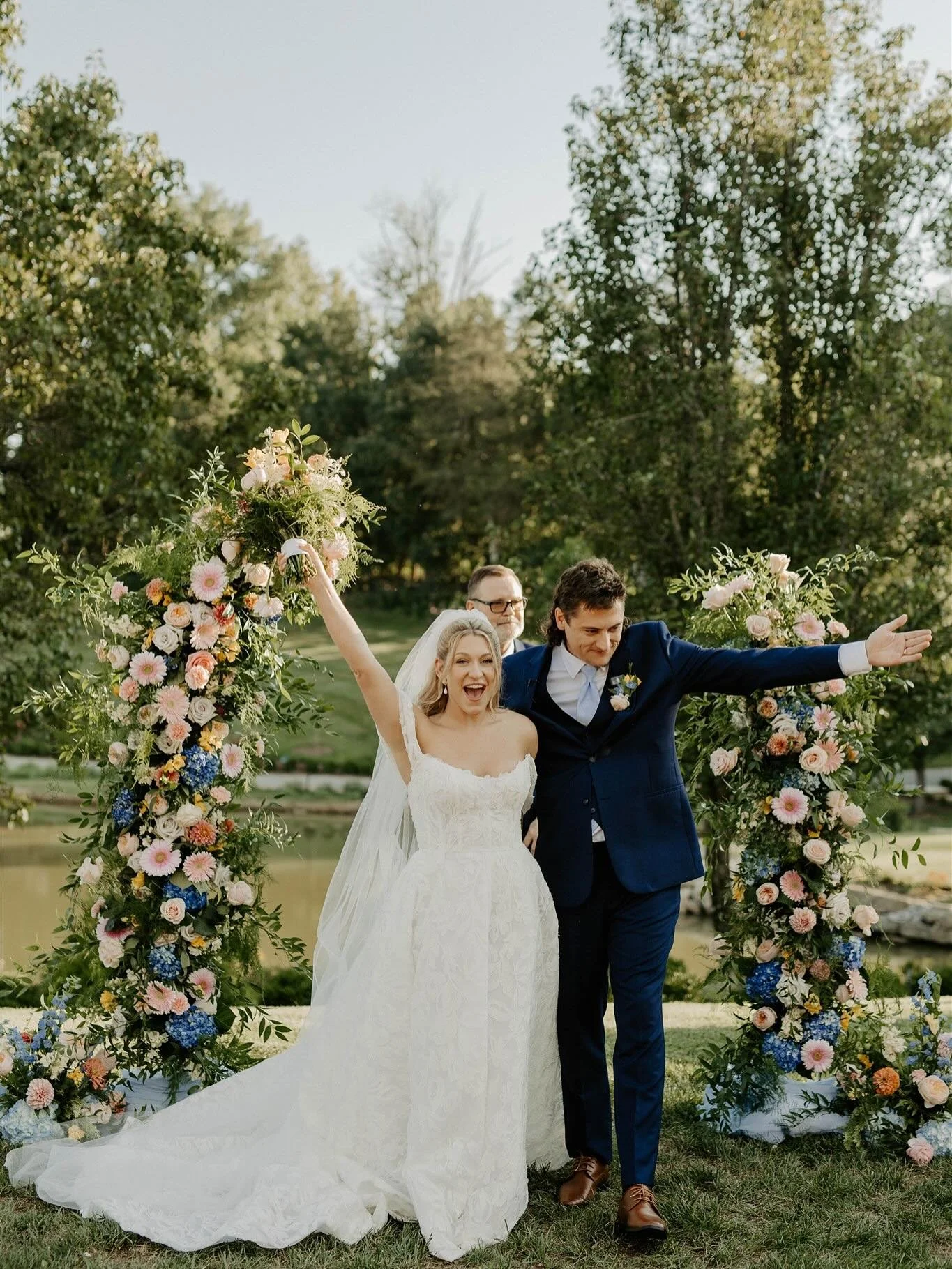 Zac + Olivia, your full gallery has been delivered🙌🏻 This was just the perfect wedding to end the summer season! The COLORS😍