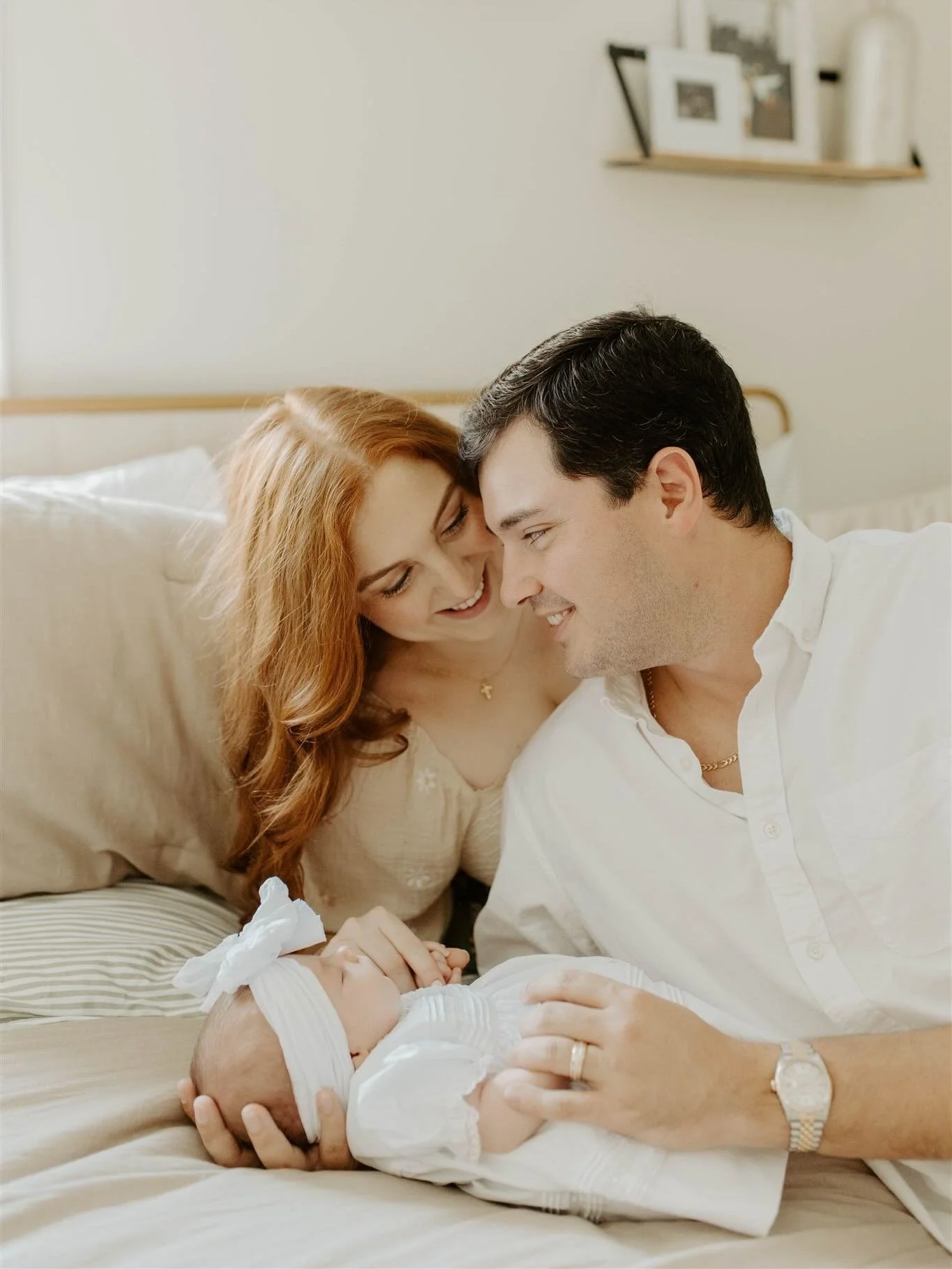 Newborn session for @olivia_ethington !! I think this might just be the most perfect baby I&rsquo;ve ever seen🥹 Love capturing all the cozy newborn bliss for families🤍🌷