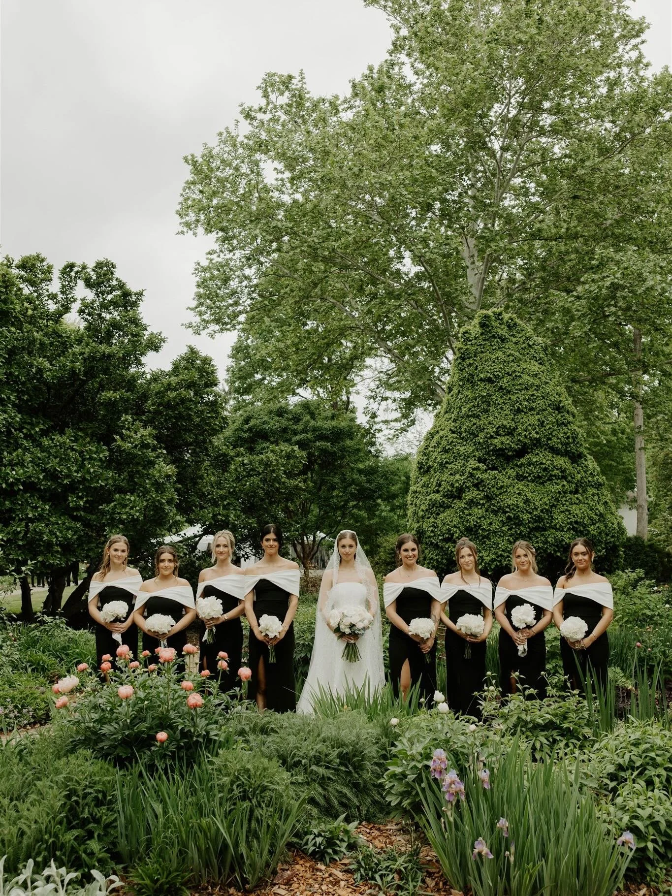 A rainy garden wedding day in April. Who would&rsquo;ve guessed it turn out this STUNNING🥹 Such an honor photographing Anna + Cam&rsquo;s wedding day. These two radiate joy and you can feel how loved they are through their photos! So excited to shar