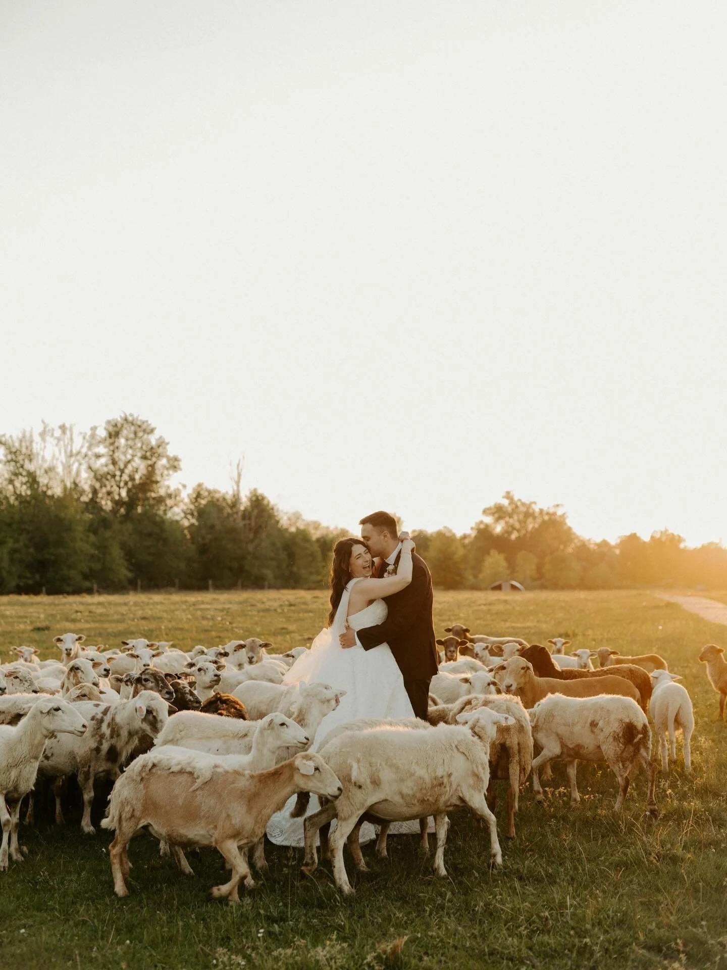 I just love being a Kentucky photographer🥹 
&bull;
I photographed Jake + Bailey 3 years ago for an engagement session and we finally made it to now, their wedding day! People like these two are rare. The kindest souls. A moment I loved observing Sat
