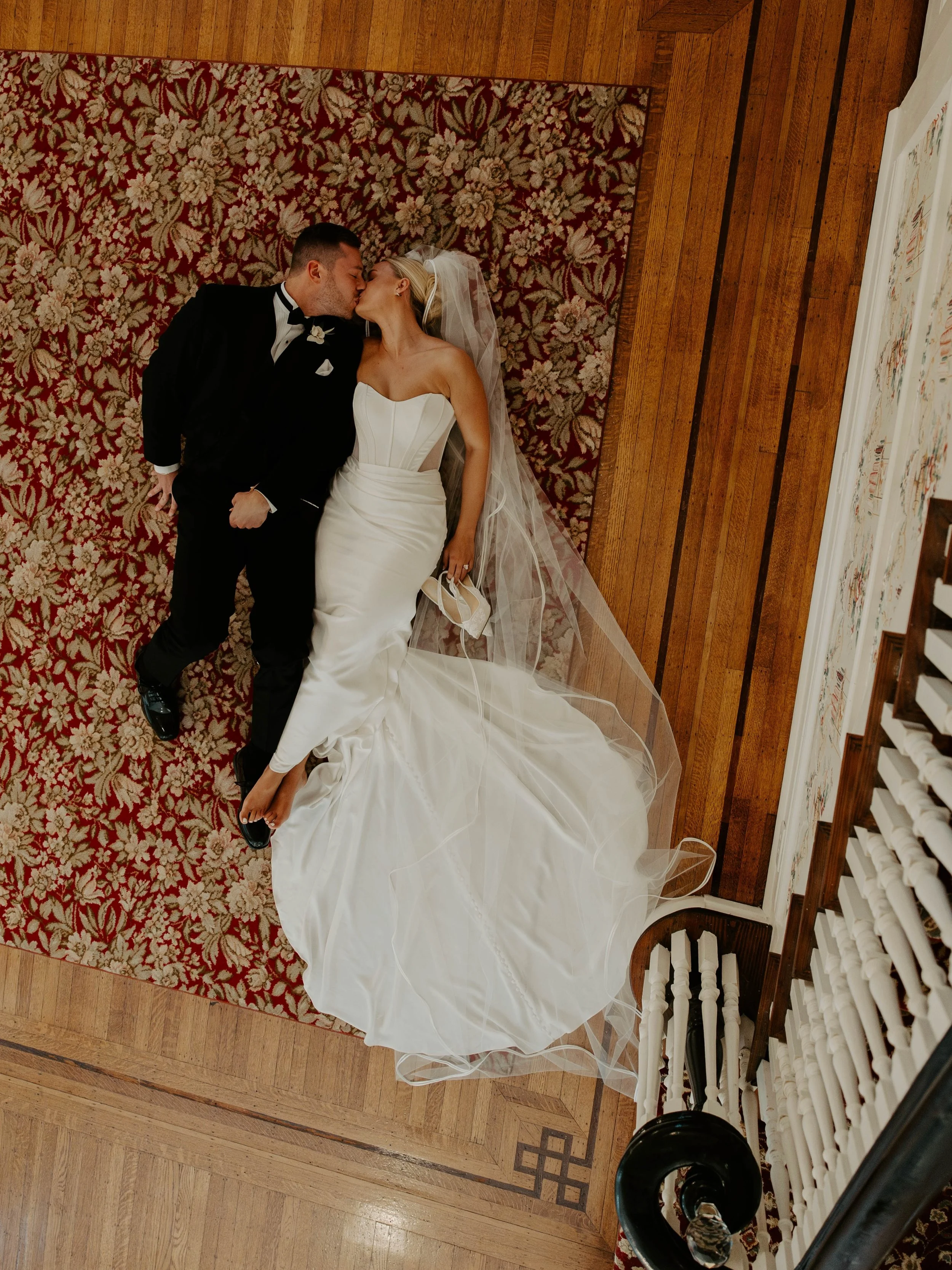 I kept telling Lilly this felt like the Louisville royal wedding🤍 I just love these two, their energy, kindness, humor, and how they truly stayed in the moment on their wedding day! Thank you both for entrusting me with capturing the moment! It was 