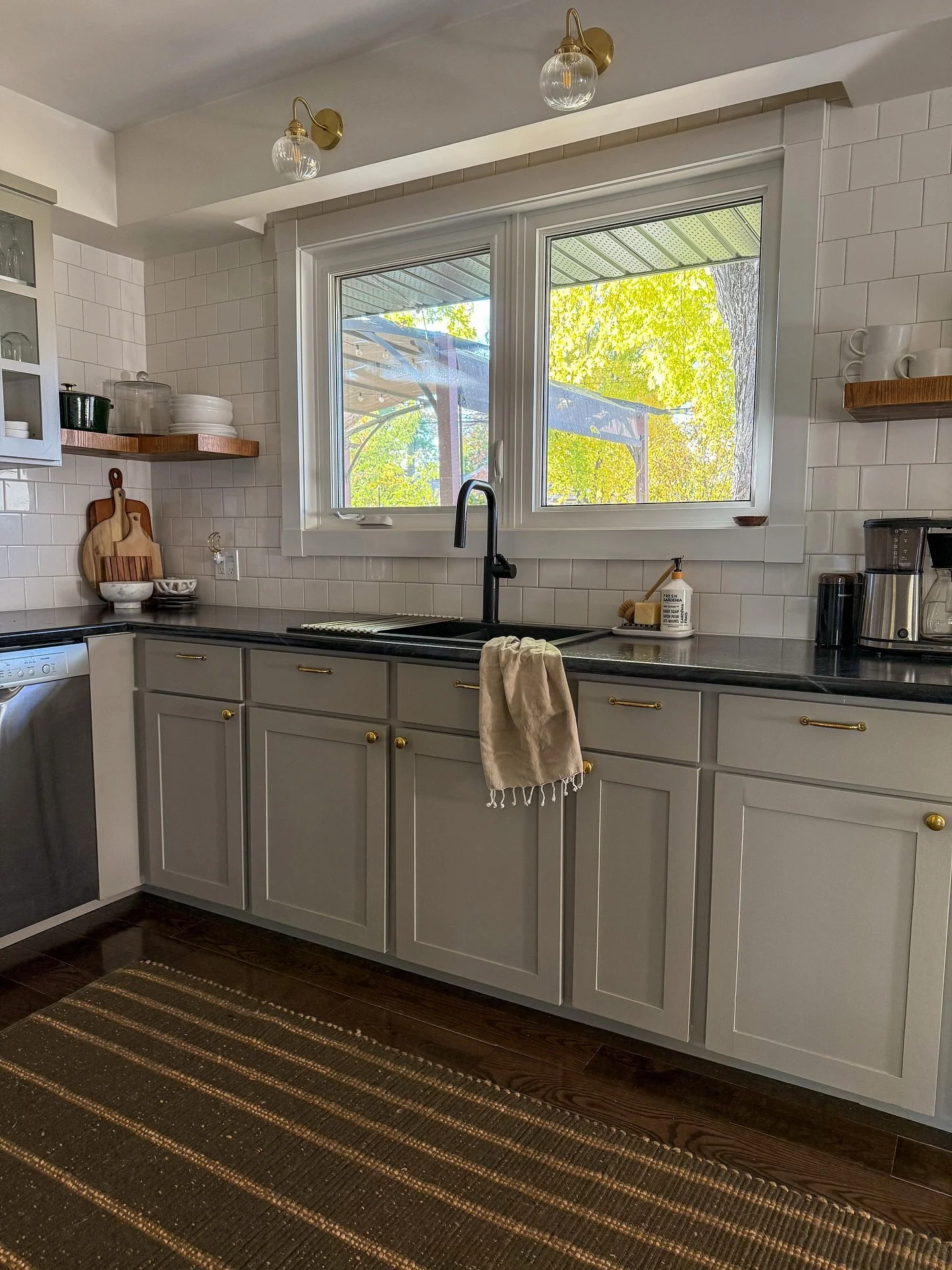 magic happens when Leanne Ford x Loloi come together!  we added the Weatherstaff Espresso/Natural rug to our kitchen and the masculine stripe is the exact mood I want for fall!  it&rsquo;s on sale now, head to stories for a closer look!

#leannefordx