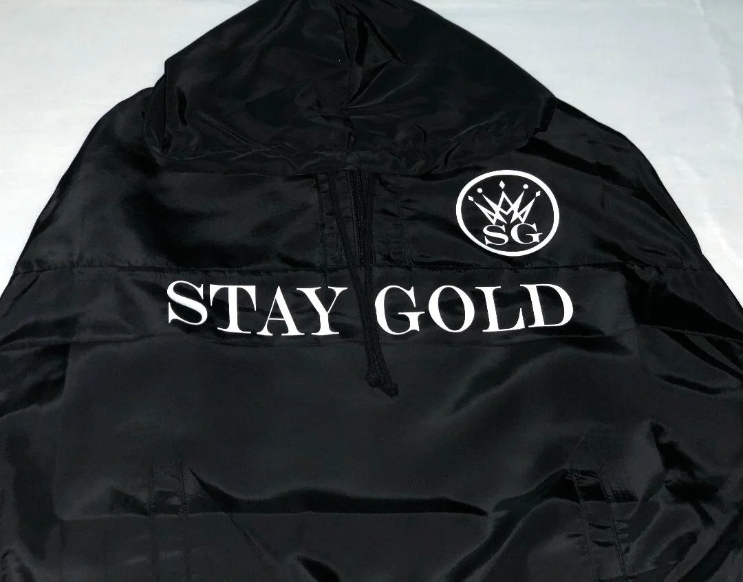 Royal Stay Gold Women's Windbreaker   