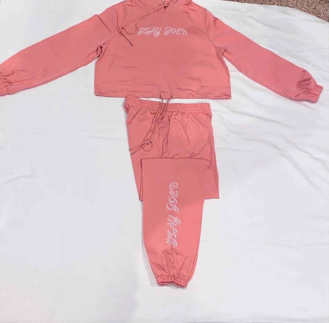 Rose Stay Gold Windbreaker Outfit