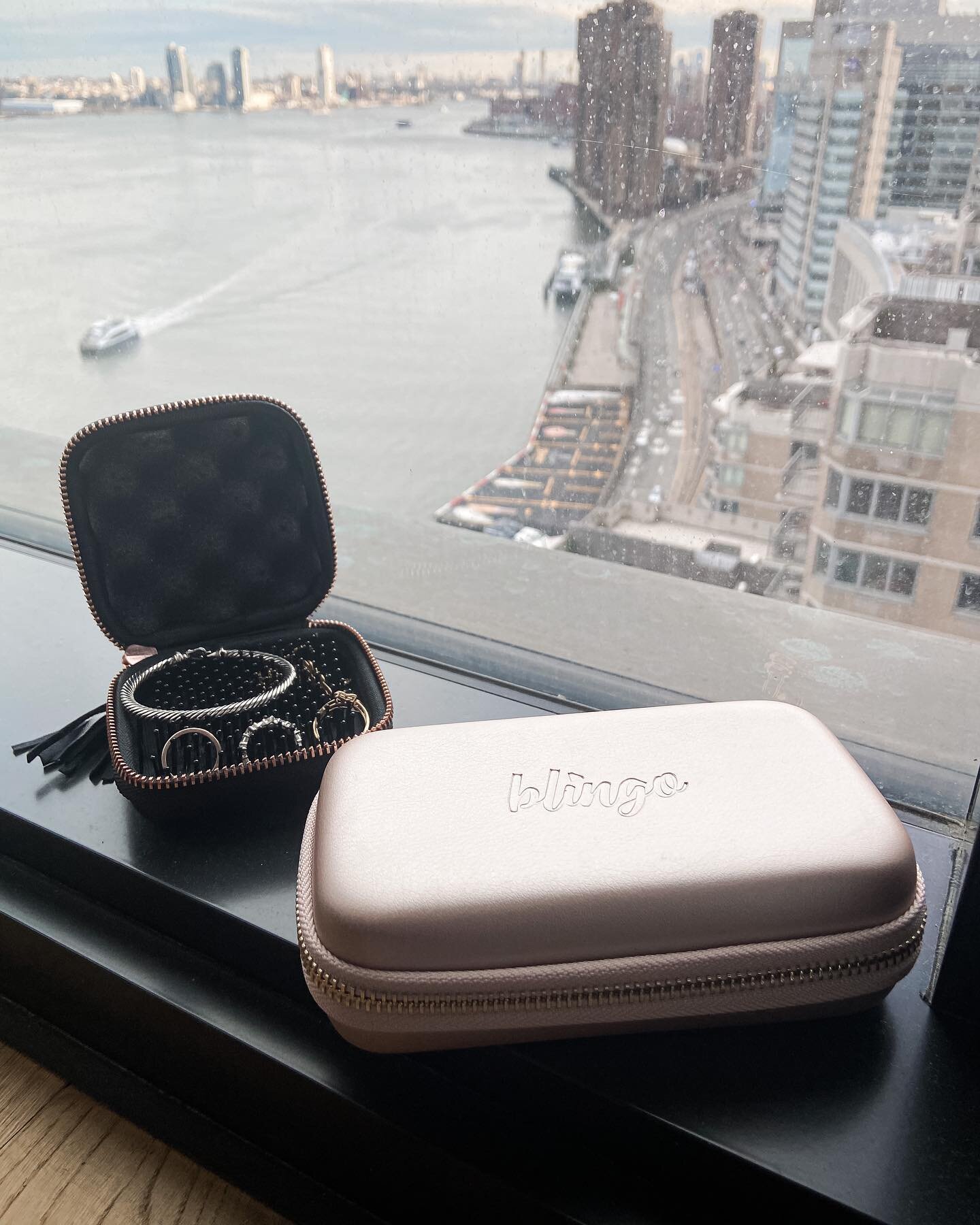 Attn: Jewelry people who like to switch it up on vacation. I have something for you, quite literally if you live in NYC. Enter to win this blush jewelry travel case that keeps your jewelry untangled when you&rsquo;re not wearing it. Just:

* Follow m