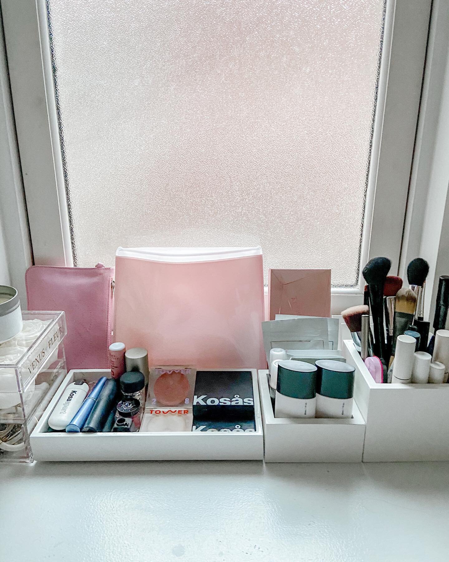 &lsquo;Glow up&rsquo; feels very appropriate here. Took it from a 6.5 to a 10
.
.
.
.
 http://liketk.it/370XM #liketkit @liketoknow.it #LTKbeauty #LTKhome #StayHomeWithLTK 

#organize #organization #homeorganization #bathroomorganization #bathroom #b