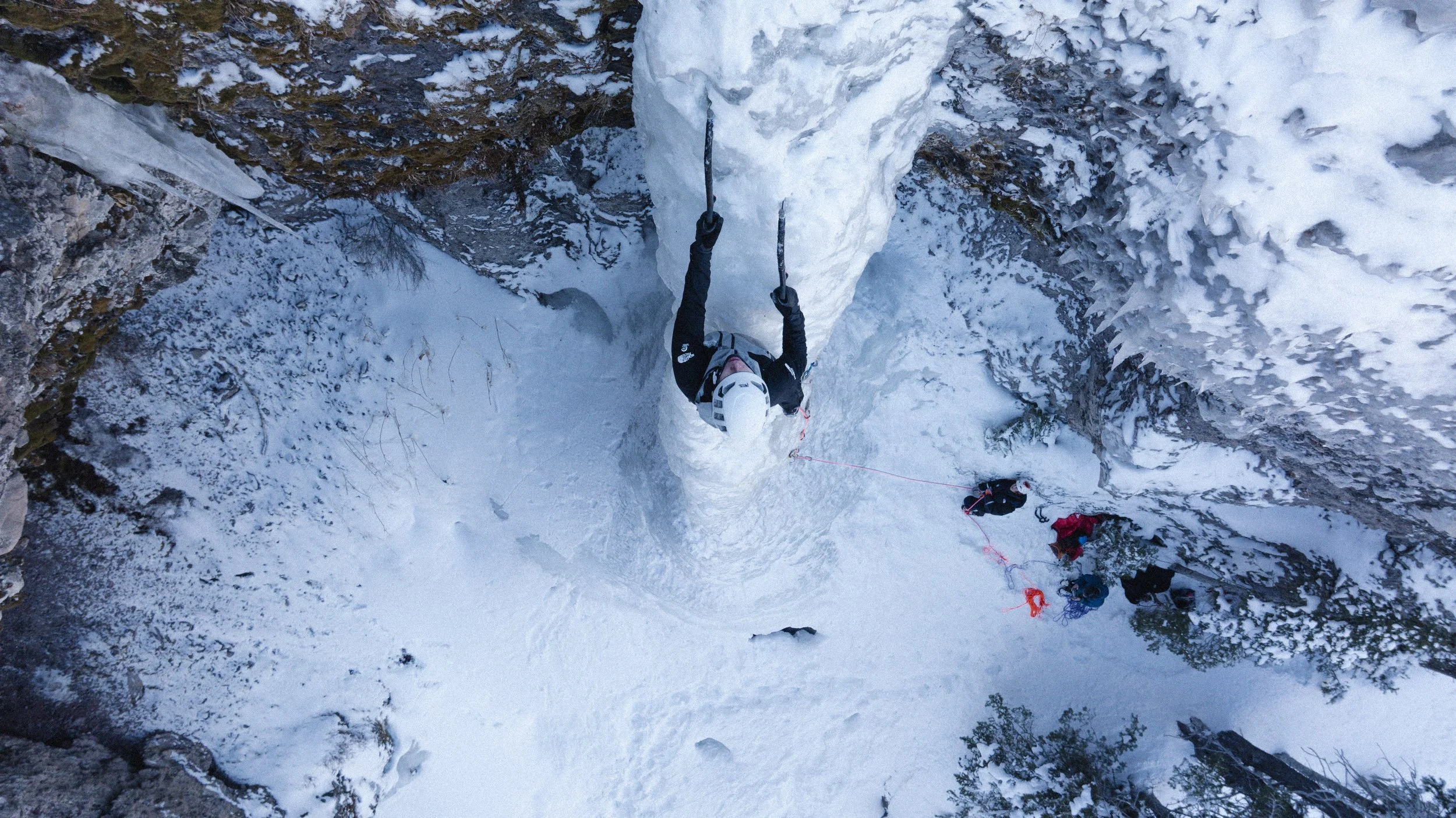 251230_KDG_Horsetail Falls--17.jpg