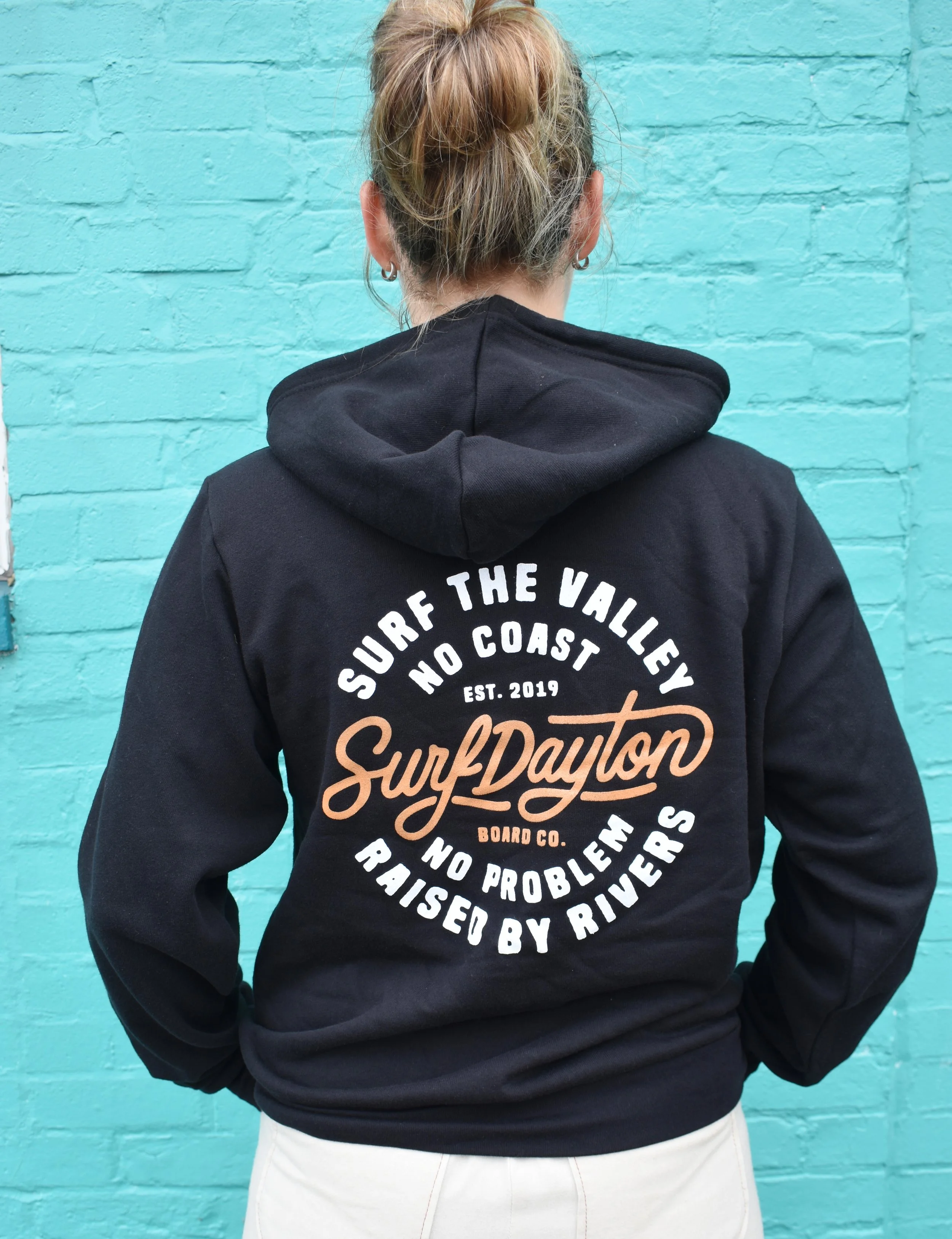 SurftheValley-hoodie-5.jpg