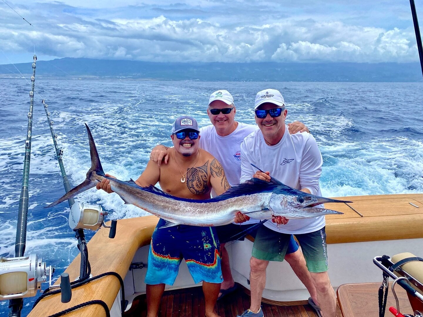Day 2 @kona_tournaments Lazy Marlin Hunt Tournament&hellip;.Grady brought in the groceries, still looking for a qualifier! On the hunt! Marlin Magic Jumbo Tear Drop AP lure with a Fudo Ultra Ocean hook.
.
.
📸 @fishergal808 
.
.
#marlinmagic #marlinm