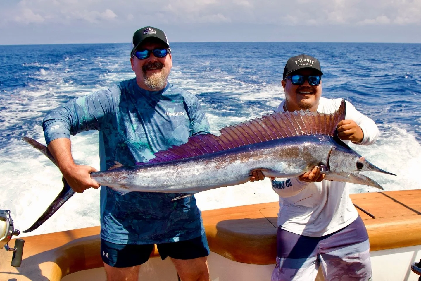Dinner&rsquo;s on Jeff! Congrats on the nice spearfish! Marlin Magic Teardrop AP lure with Fudo hook.
.
.
📸 @fishergal808 
.
.
#marlinmagic #biggamefishing #sportfishing #kona #spearfish