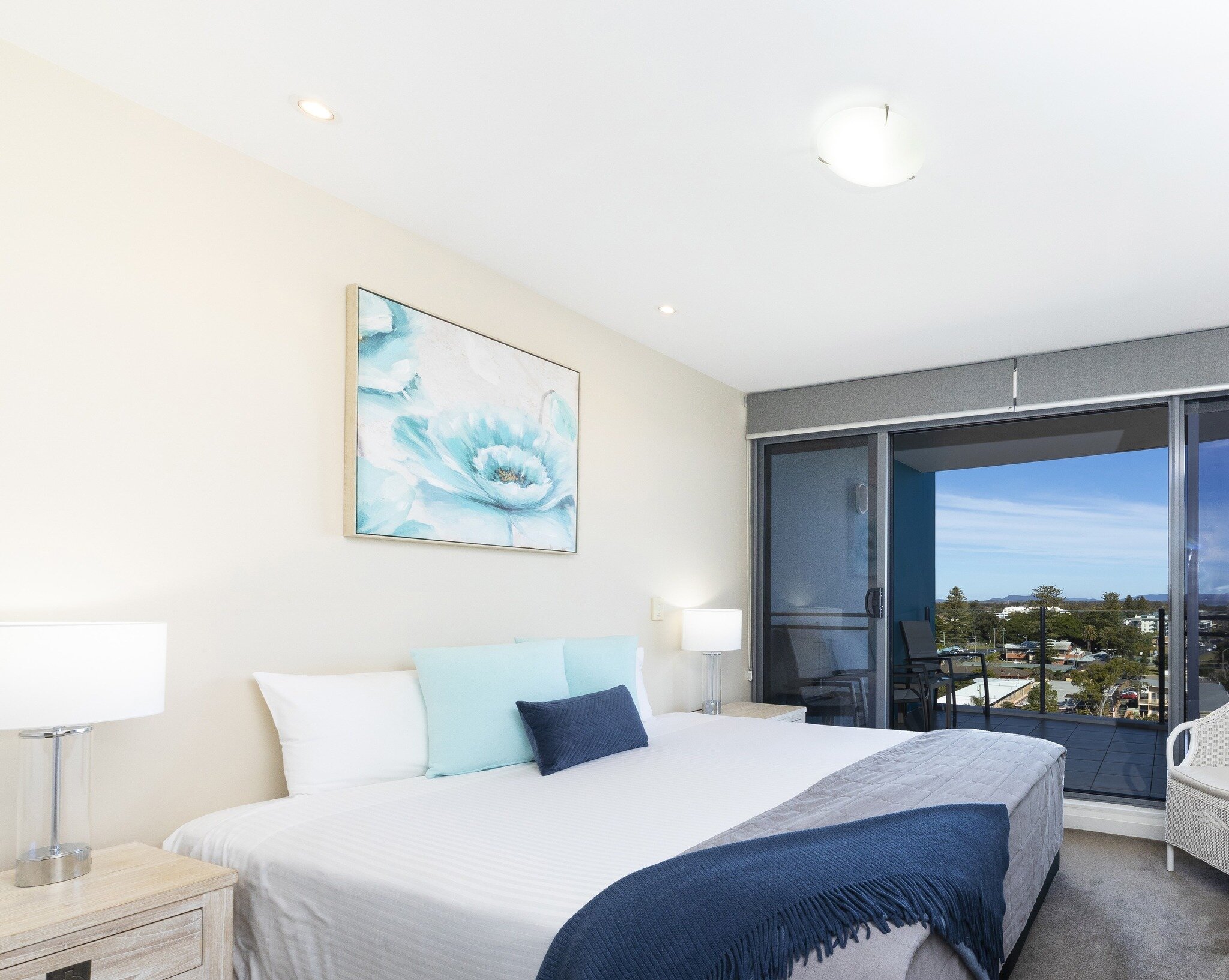Only the comfiest of beds. That&rsquo;s all you need on a slow Monday morning 😴 #sevanapartments 

#barringtoncoast #seeaustralia #feelnsw #forsteraccommodation #visitnsw #NewSouthWales #forster #feelnew