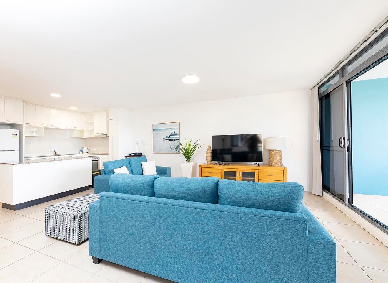 Open plan #townview living at its finest. Experience it for yourself these April school holidays. 

ℹ️ Rates have been reduced for last minute bookings these April school holidays #linkinbio to check availabilty

#feelnew #forster #NewSouthWales #vis