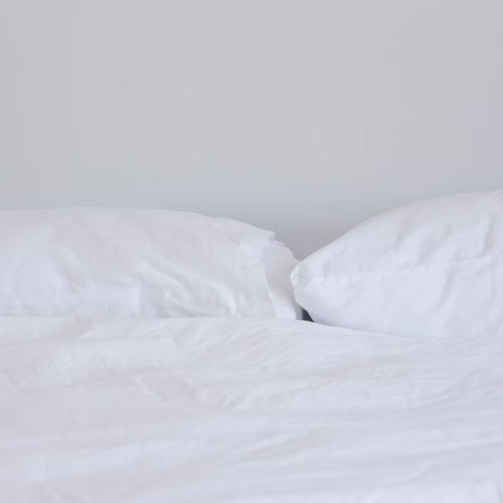 crisp white bed sheets. Perfect for snoooozing 😴

 #sevanapartments #BarringtonCoast #forsteraccommodation