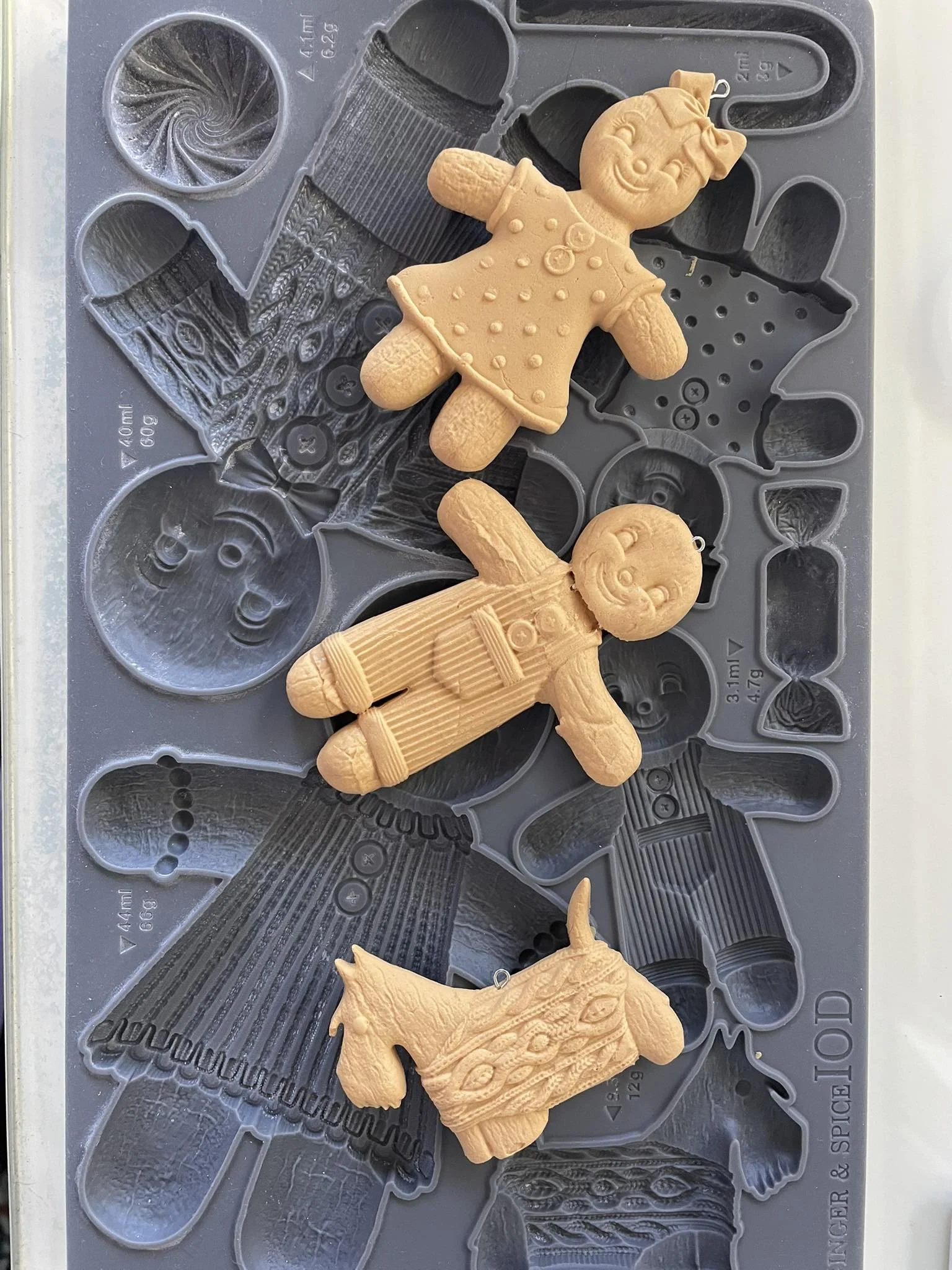 Texas In-Laws IOD Decor Mould Ginger & Spice 6"x10" by Iron Orchid Designs