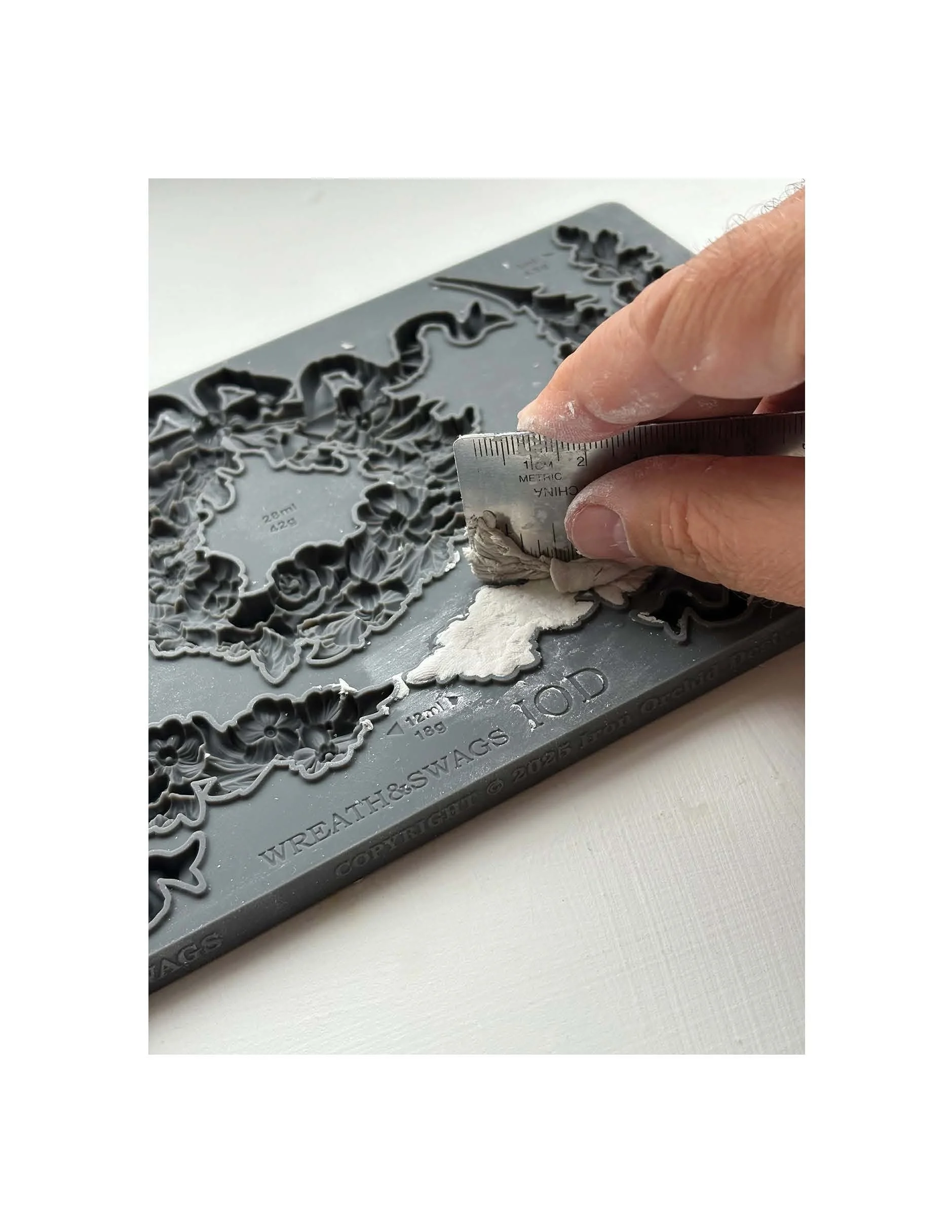 Texas In-Laws IOD Decor Mould Wreath and Swags 6"x10" by Iron Orchid Designs