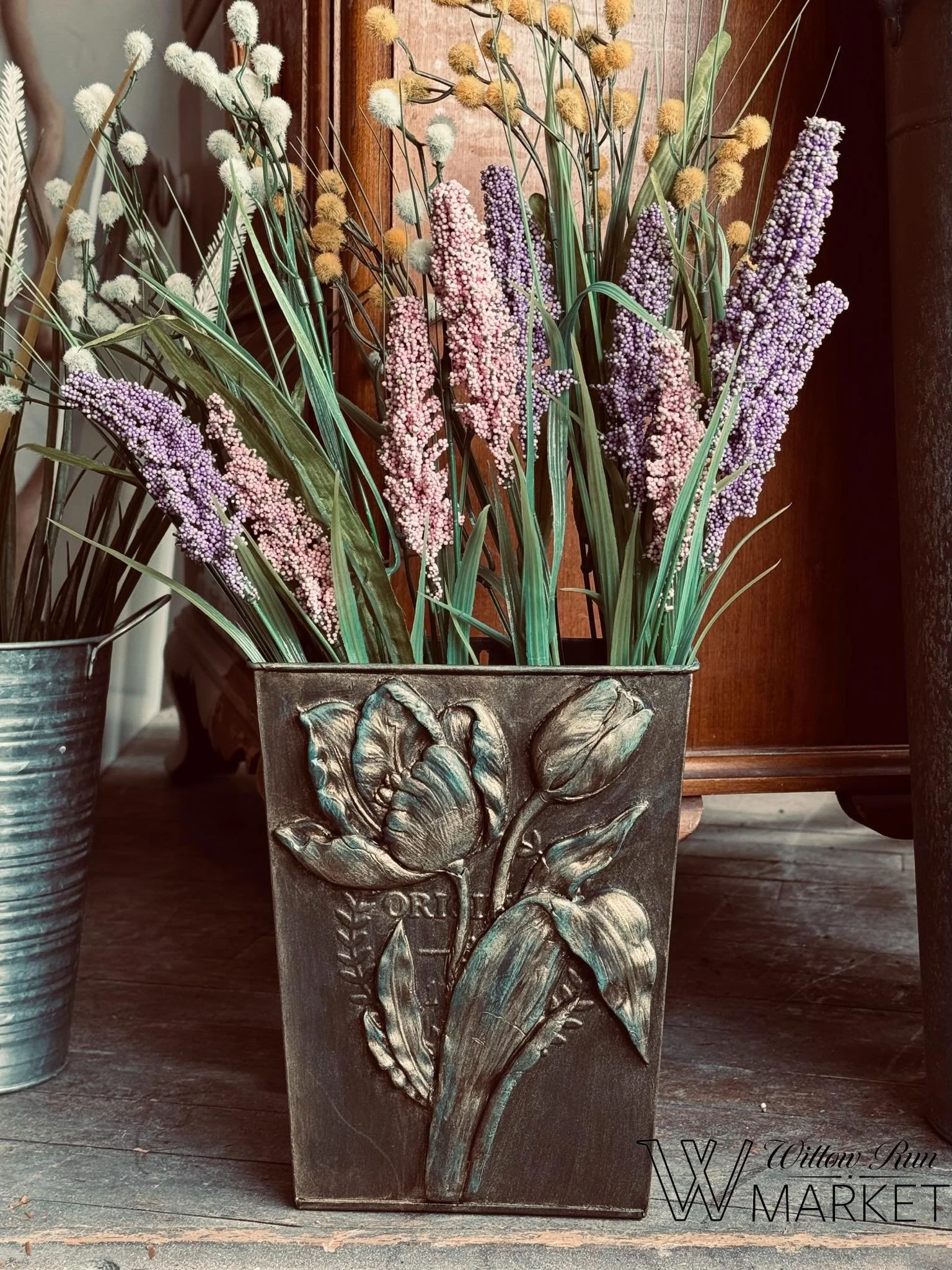 Texas In-Laws IOD Tulips Decor Mould 6"x10" by Iron Orchid Designs