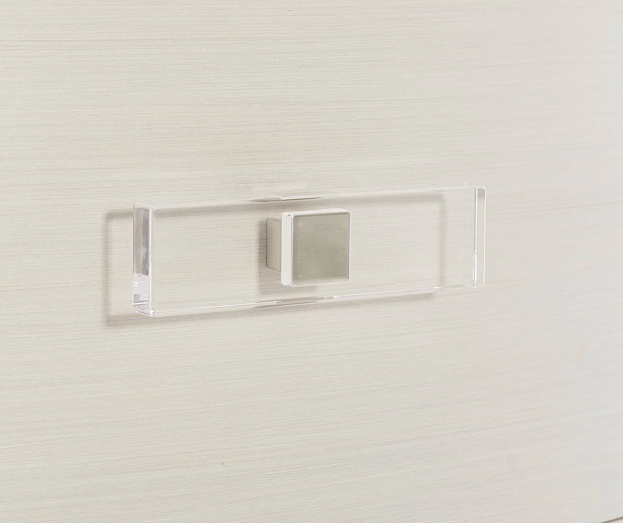 bernhardt_axiom_381-050-213-228-hardware_detail_01_1.jpg