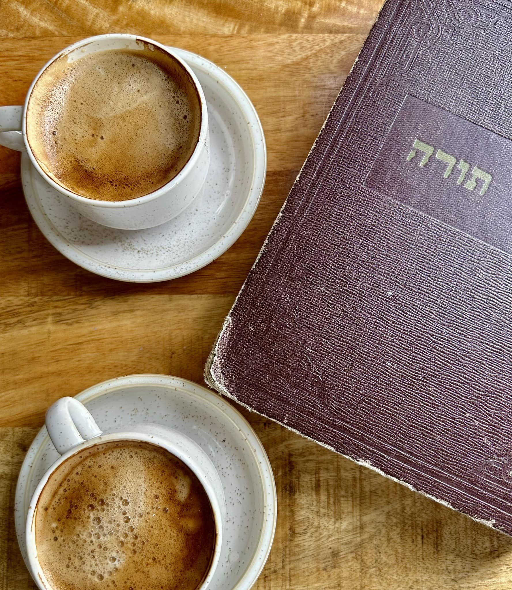 This picture was captured this morning while drinking my morning coffee and studying some Chassidic thoughts.😄

As a Rabbi, dad, husband and a long lists of responsibilities that are too long to count, often it's hard to find time to sit down and st