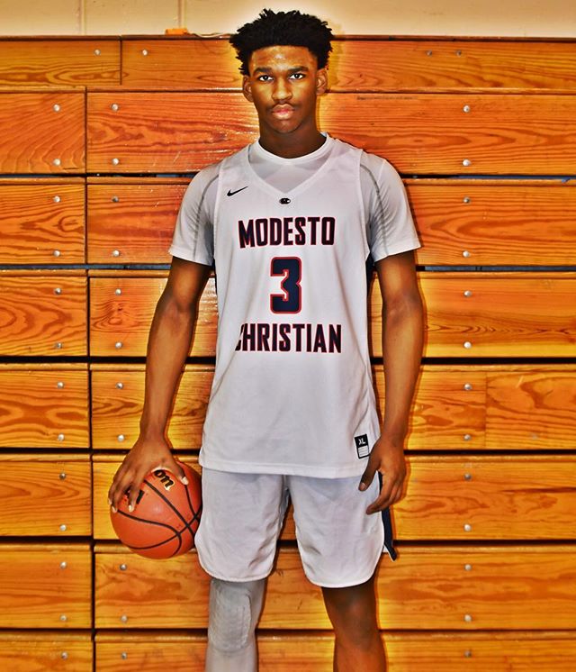 Aaron Murphy of Modesto Christian High School aspires to play in the NBA, but what most don&rsquo;t know is he&rsquo;s got a &ldquo;secret talent&rdquo;. 🤔 Watch his ESM :60 interview on our YouTube channel - don&rsquo;t forget to like, subscribe, &