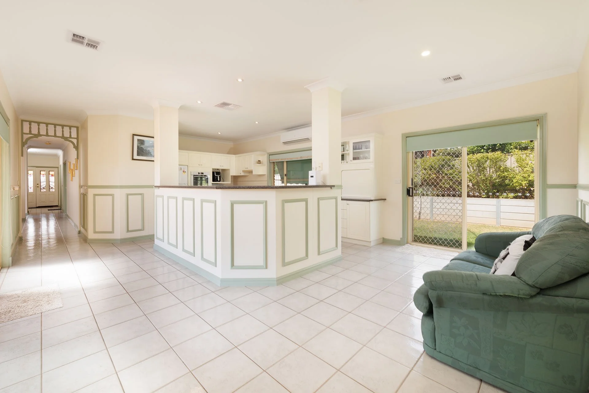 8-Haldon-Court-Wodonga-04.jpg