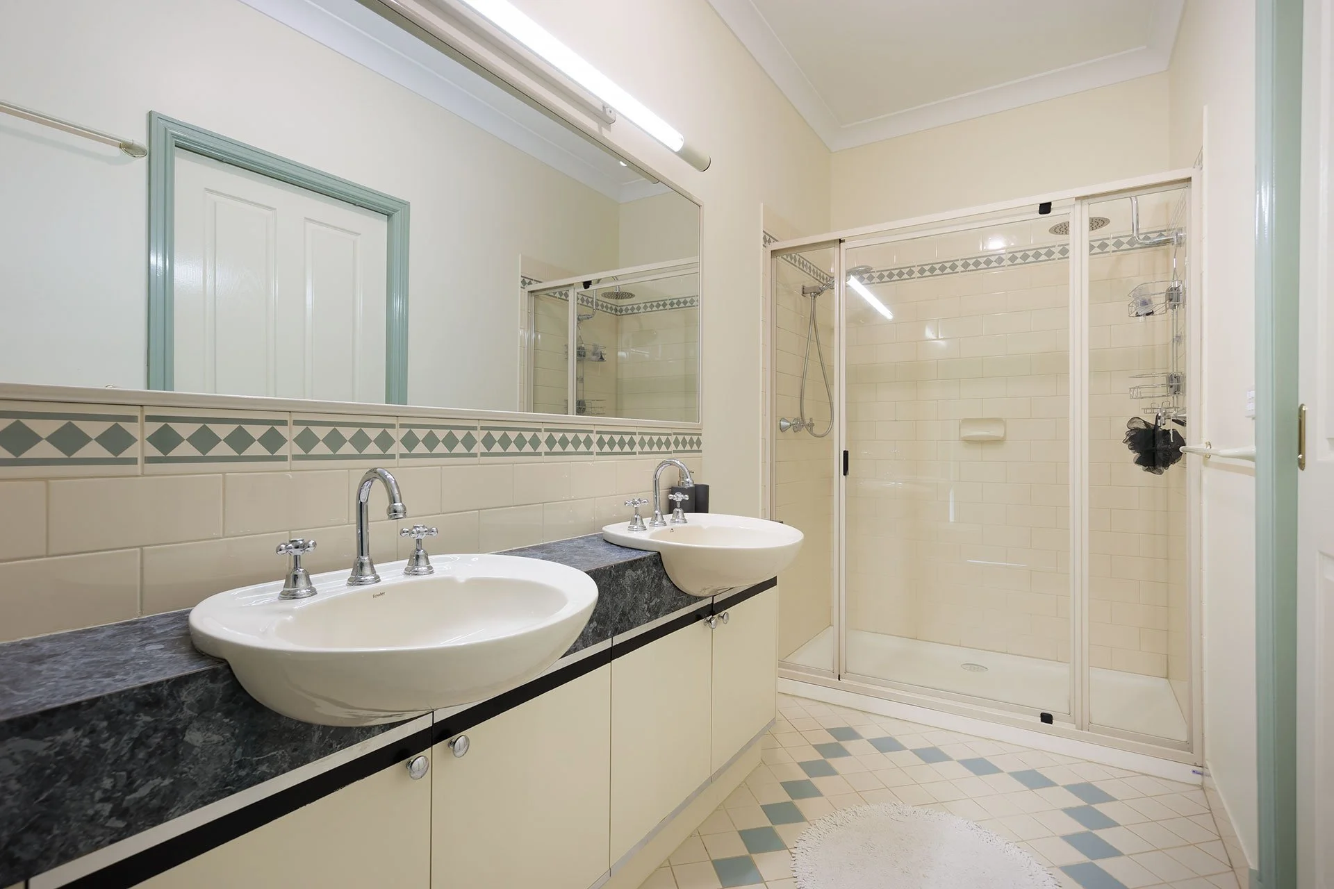 8-Haldon-Court-Wodonga-13.jpg