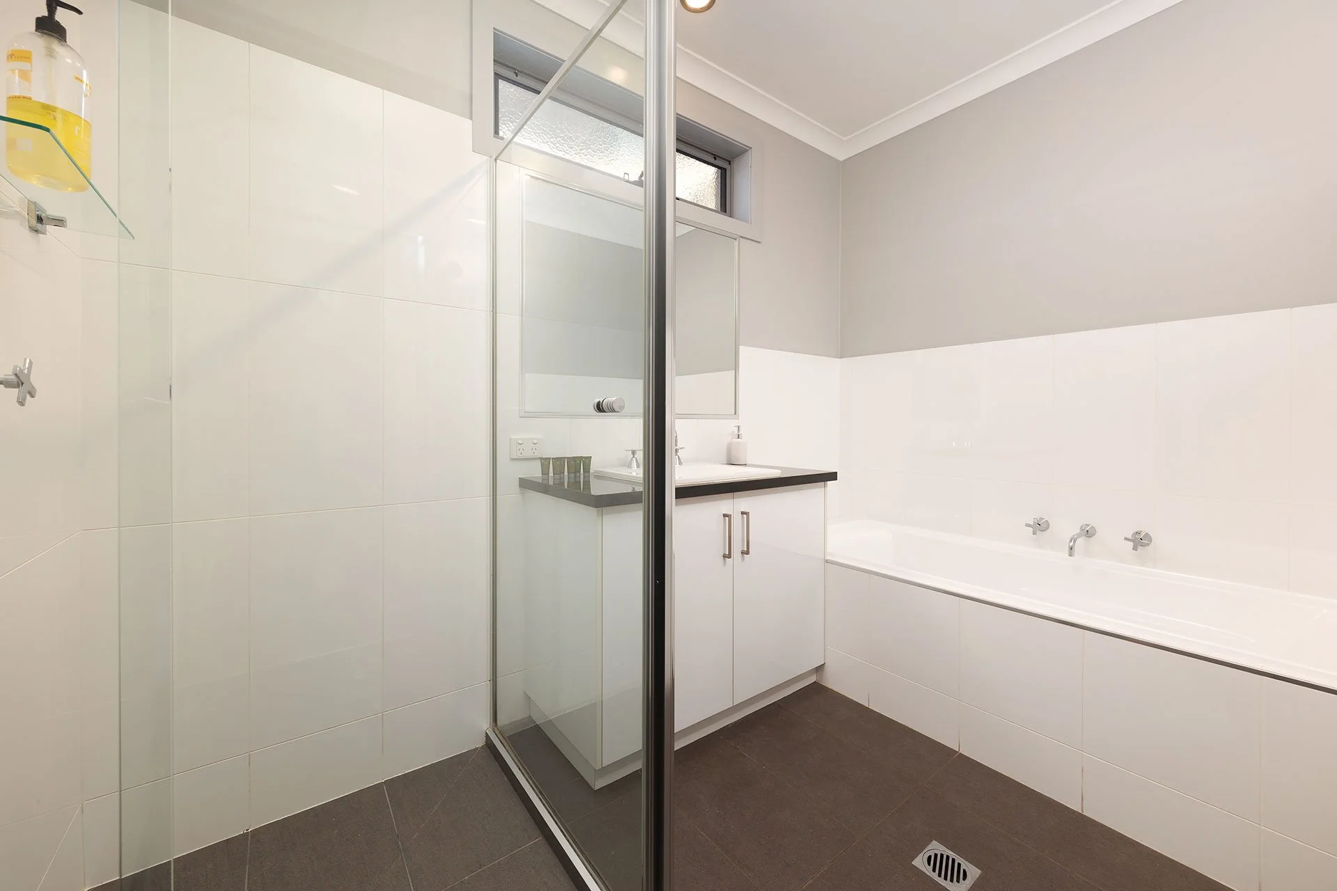 2-536-Roper-Street-Albury-11.jpg