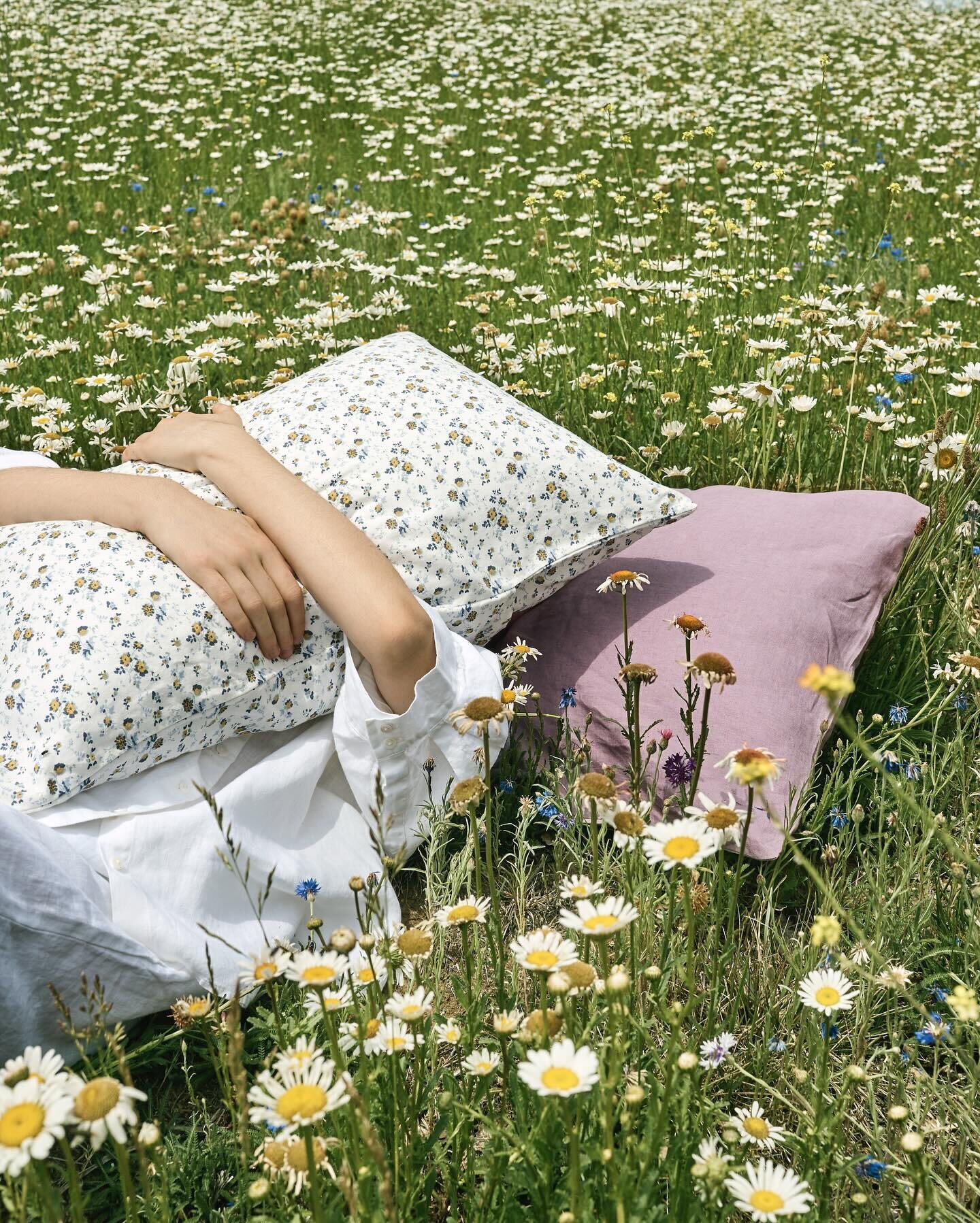 In November, @carlottaandgee visited Mona Farm to shoot their new summer range. Featuring summer floral prints, sunny yellow stripes, violet hues and buttery European linen, the campaign married perfectly with our wildflower meadow and lush garden gr