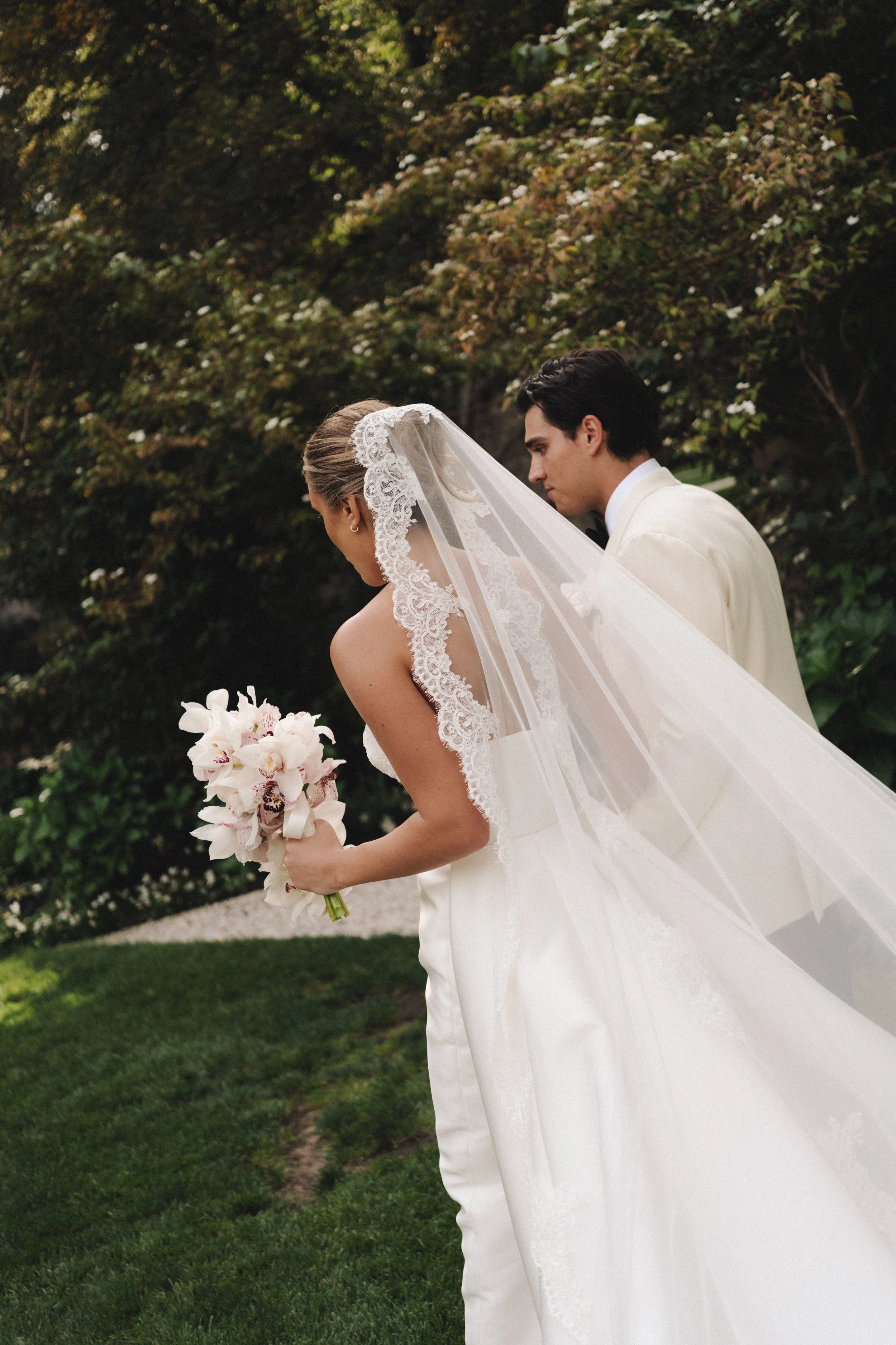 Yuliya &amp; James | A Mona Farm First