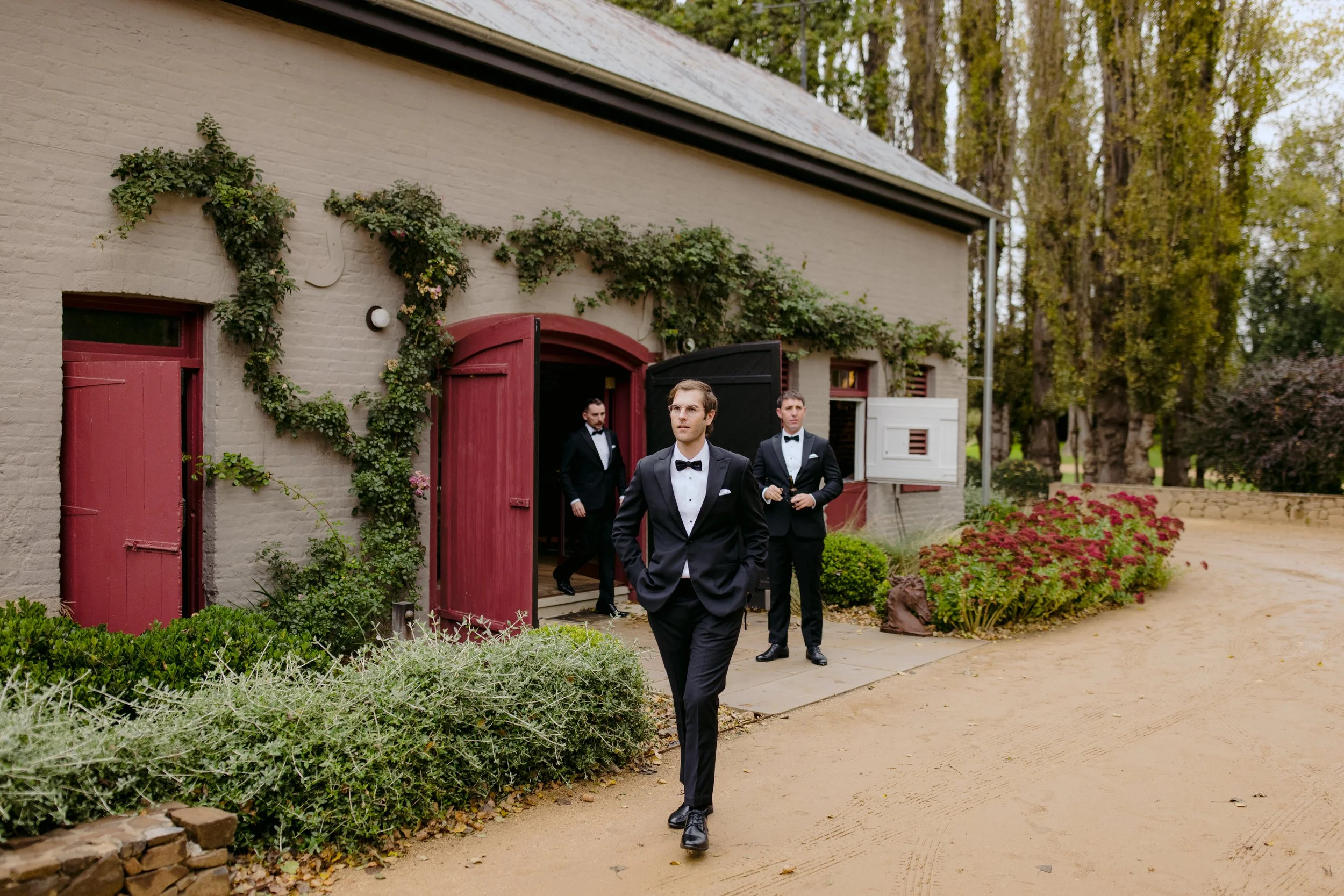 Emma & Riley — Romance, Rain, Champagne Showers — Mona Farm