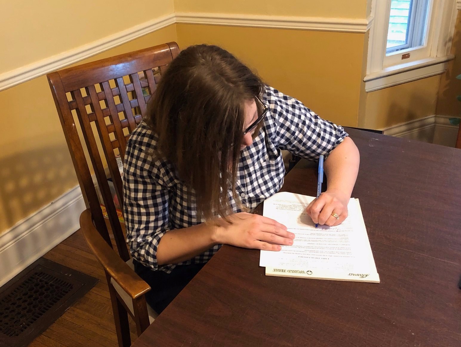 Linda signs the Fair Elections Practices Campaign with the&nbsp;League of Women Voters of Rochester Metropolitan Area  (May 29, 2019)