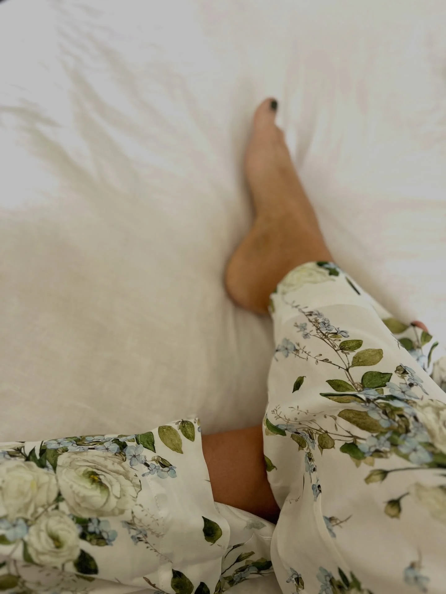 Celebrating Mother&rsquo;s Day in style with @Une_Piece&rsquo;s stunning London and Vintage Romantique printed sleepwear! Which I had the pleasure of illustrating. 

Are you team blue or pink?

Treat your mum, a mum you admire, or yourself this Mothe