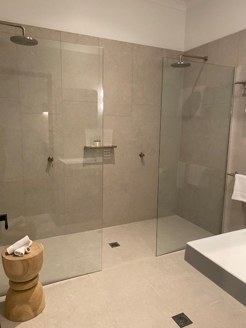 bathroom1.jpg